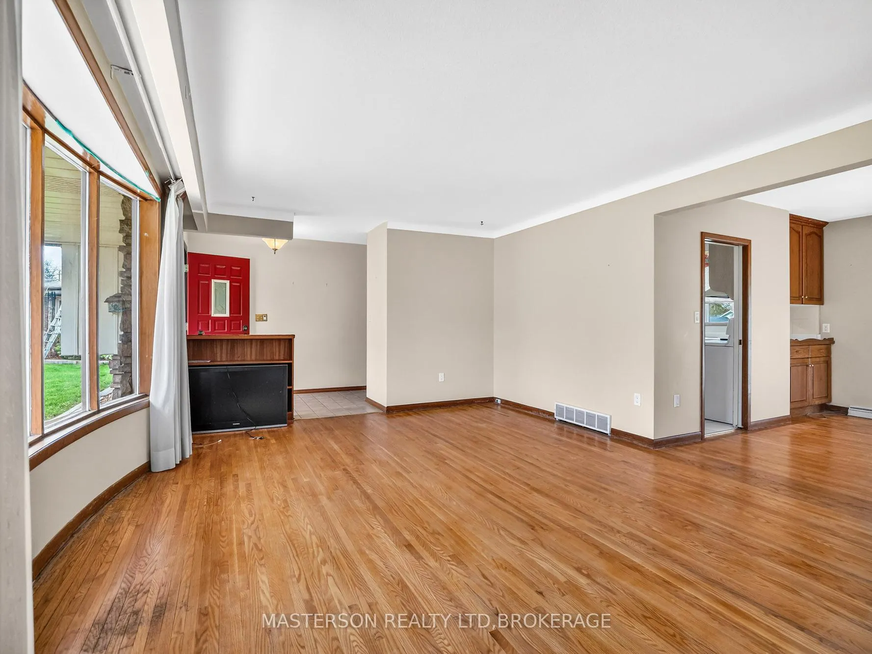 Photo 5 of 3 Star Circle, St. Catharines, Bunting/Linwell — HOMEH