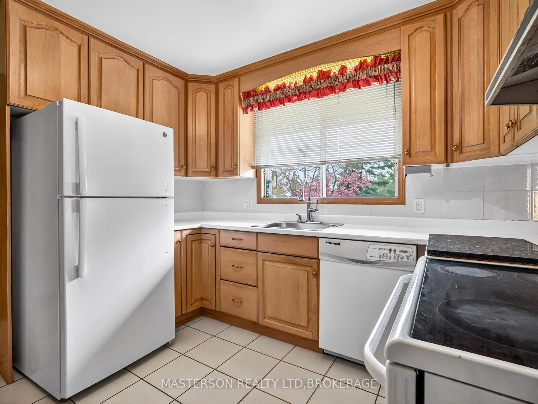 Photo 14 of 3 Star Circle, St. Catharines, Bunting/Linwell — HOMEH