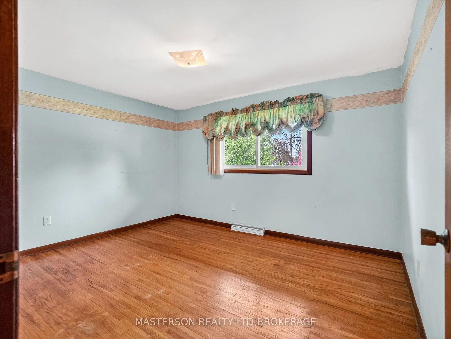 Photo 19 of 3 Star Circle, St. Catharines, Bunting/Linwell — HOMEH