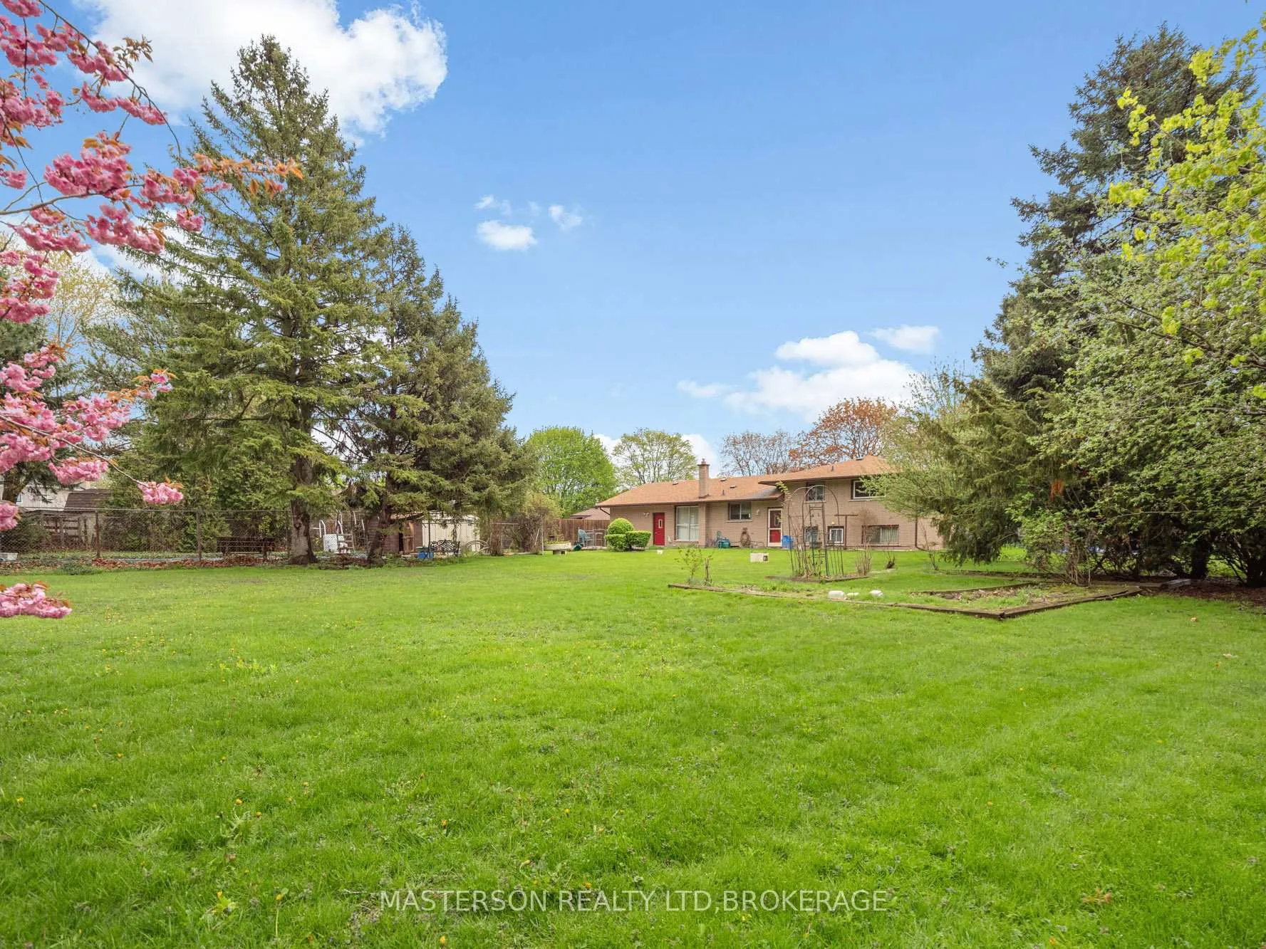 Photo 31 of 3 Star Circle, St. Catharines, Bunting/Linwell — HOMEH