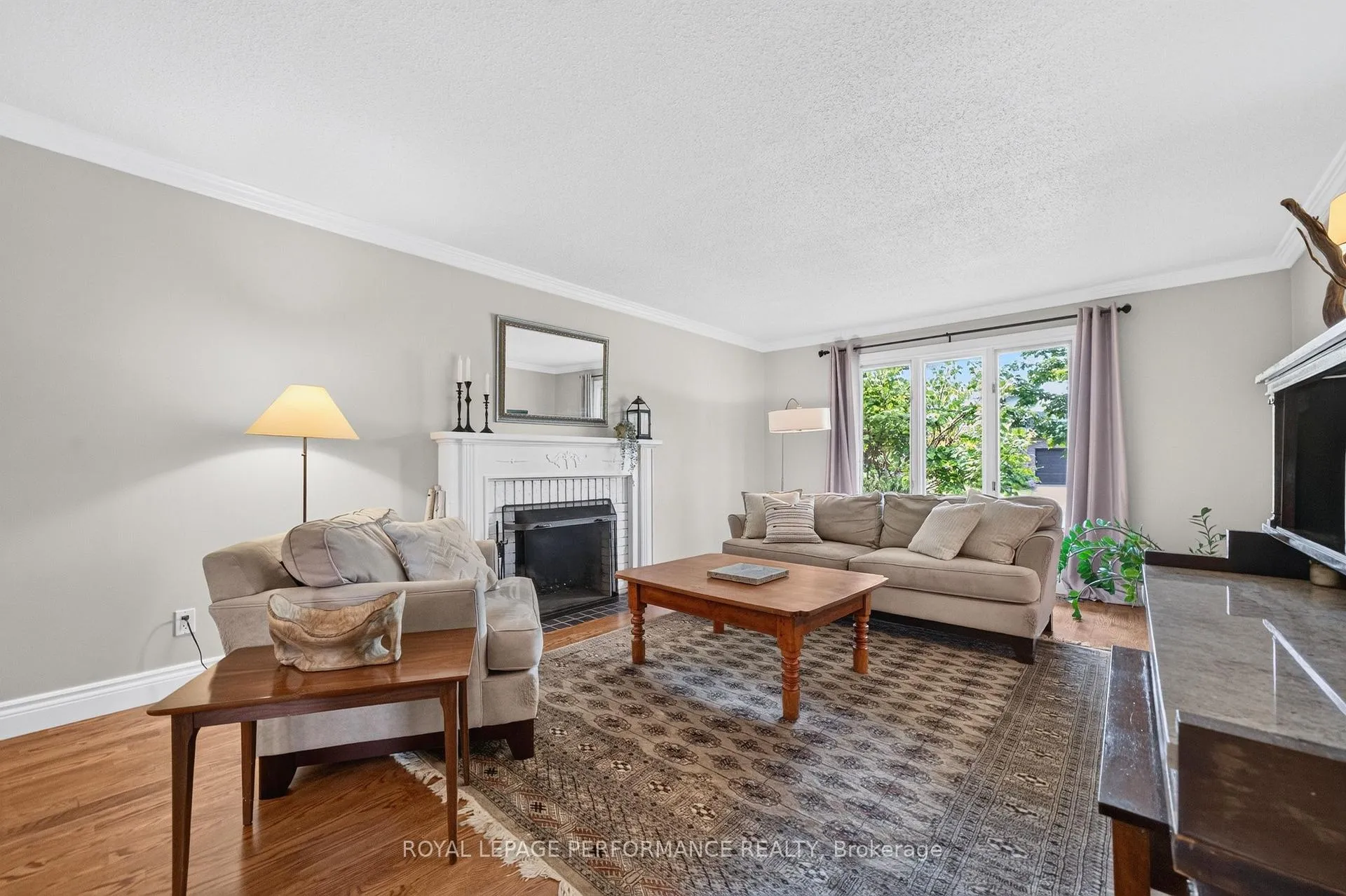 Photo 8 of 889 Dresden Crescent, Ottawa, Whitehaven — HOMEH