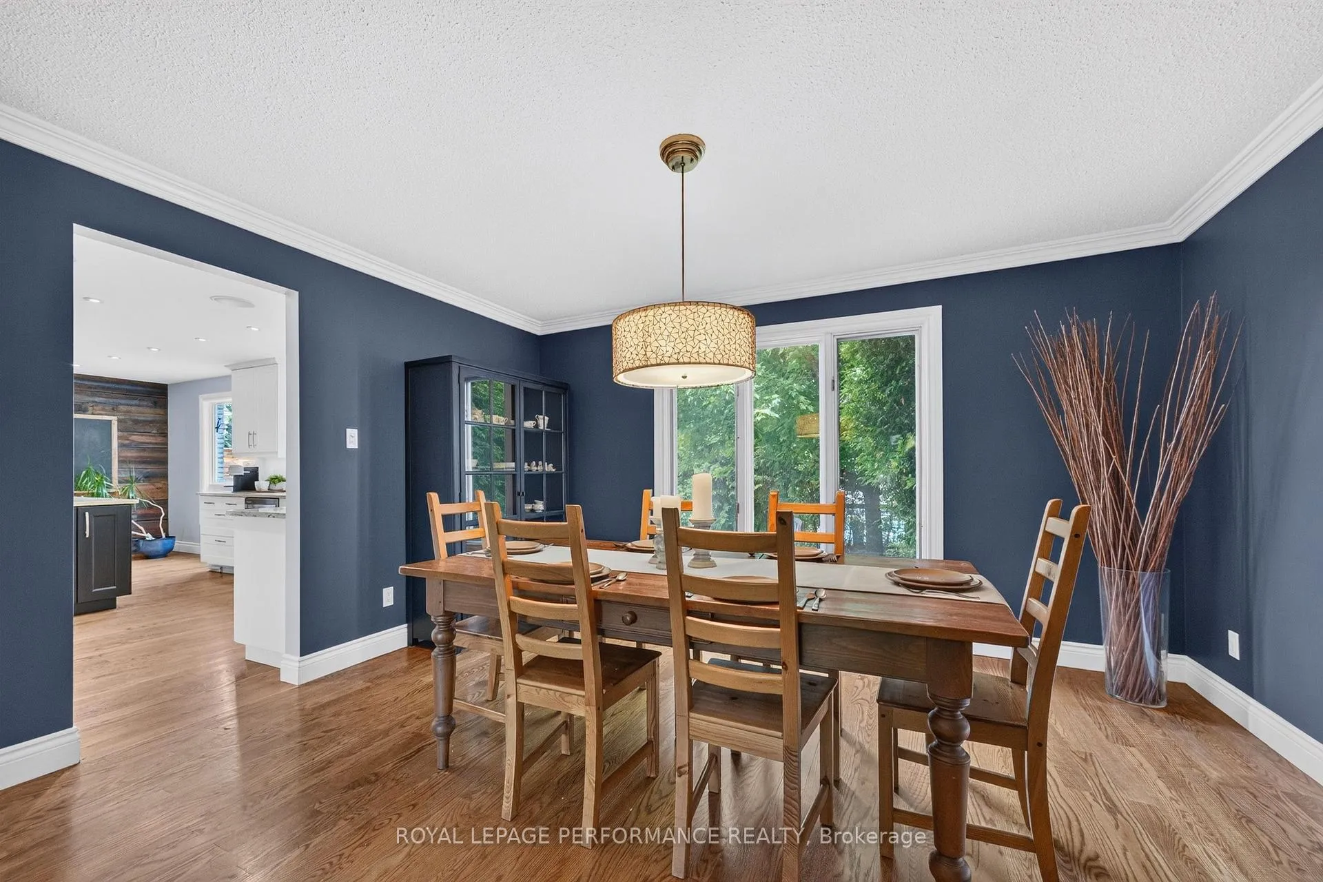 Photo 10 of 889 Dresden Crescent, Ottawa, Whitehaven — HOMEH