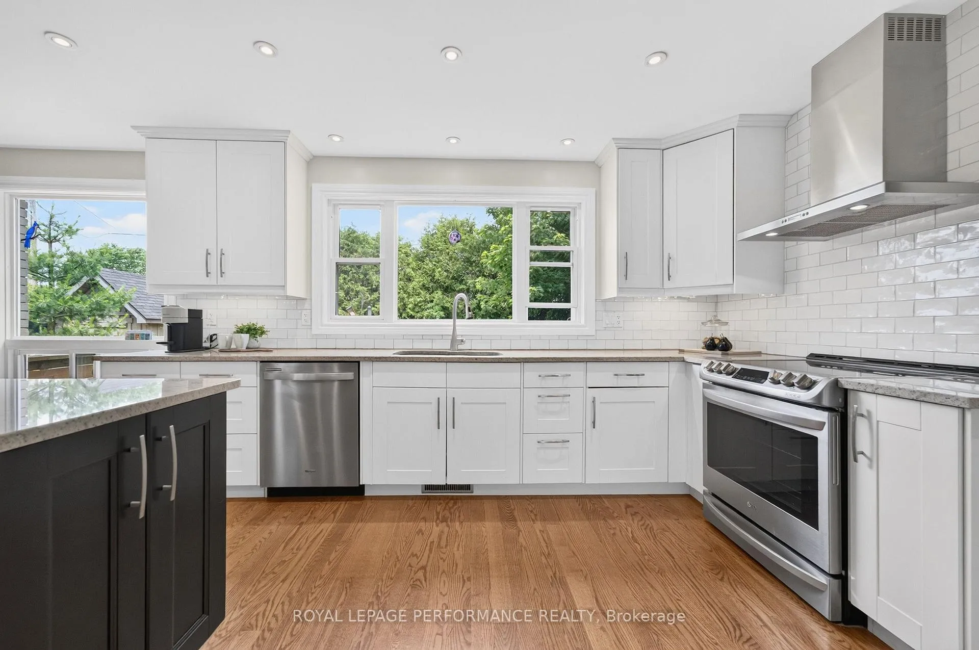 Photo 16 of 889 Dresden Crescent, Ottawa, Whitehaven — HOMEH