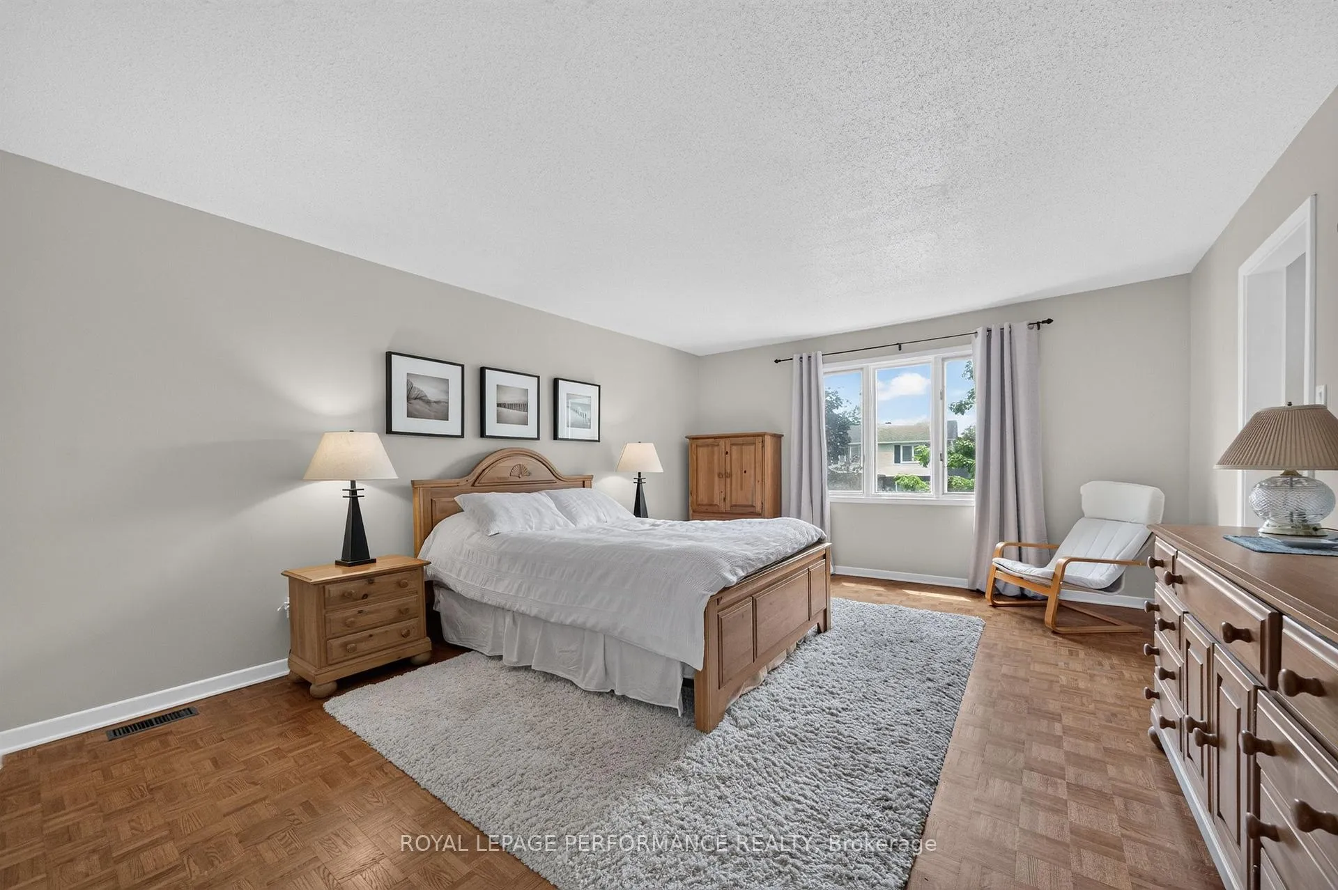 Photo 25 of 889 Dresden Crescent, Ottawa, Whitehaven — HOMEH