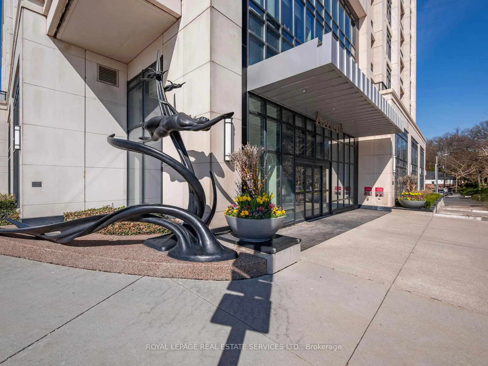 Photo 2 of Unit 225, 1 Old Mill Drive, Toronto, High Park-Swansea — HOMEH