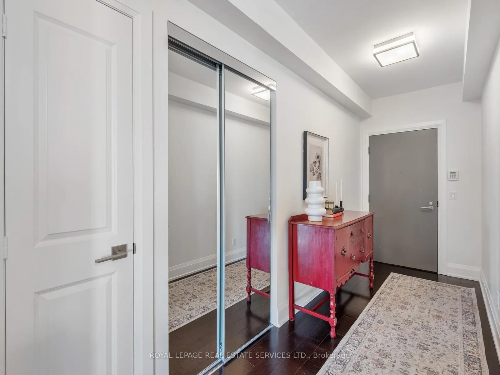 Photo 8 of Unit 225, 1 Old Mill Drive, Toronto, High Park-Swansea — HOMEH