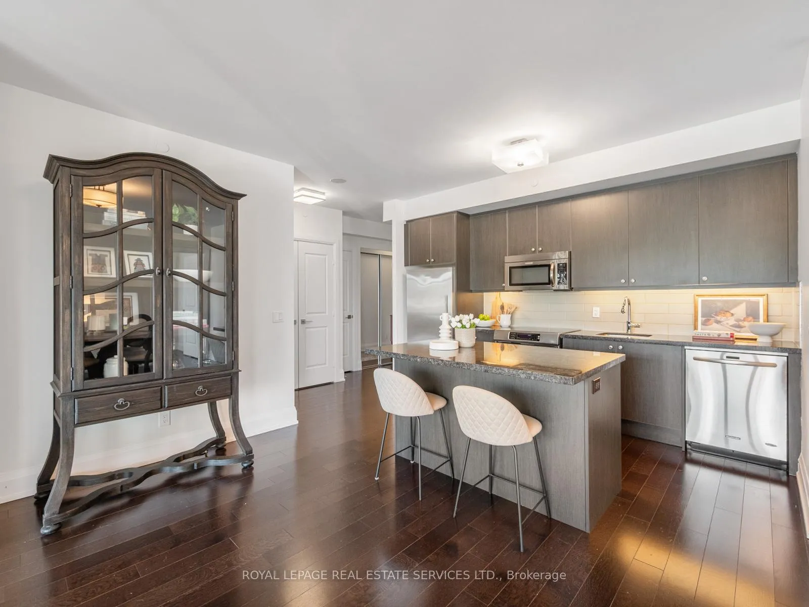 Photo 18 of Unit 225, 1 Old Mill Drive, Toronto, High Park-Swansea — HOMEH