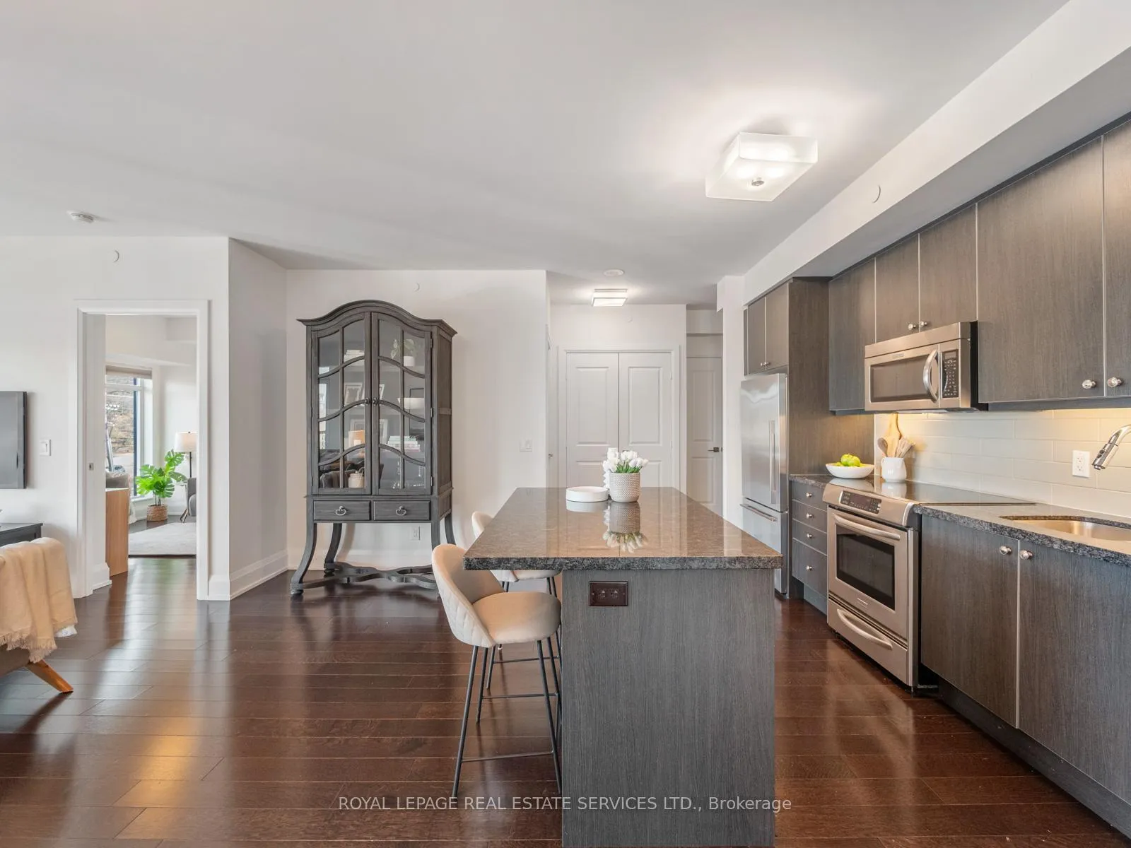 Photo 19 of Unit 225, 1 Old Mill Drive, Toronto, High Park-Swansea — HOMEH