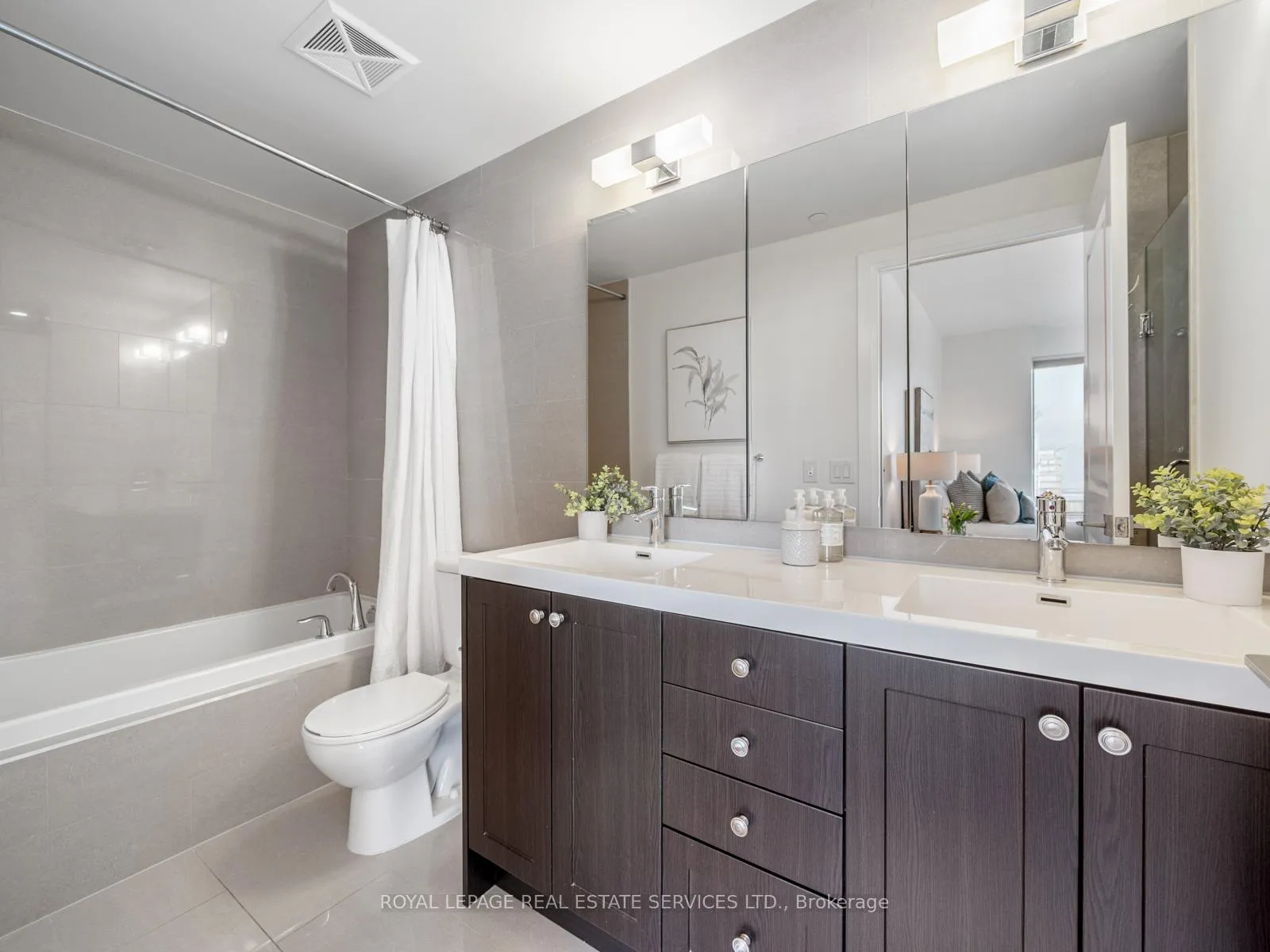 Photo 25 of Unit 225, 1 Old Mill Drive, Toronto, High Park-Swansea — HOMEH