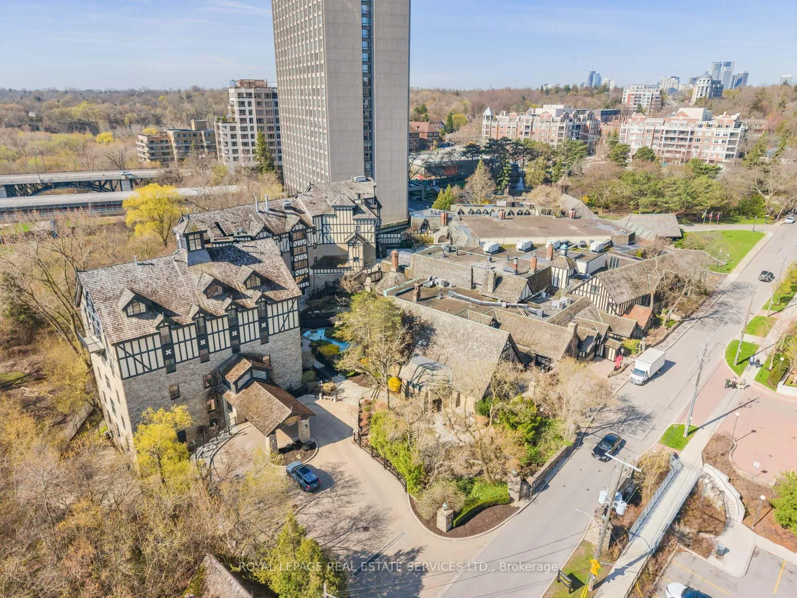 Photo 44 of Unit 225, 1 Old Mill Drive, Toronto, High Park-Swansea — HOMEH