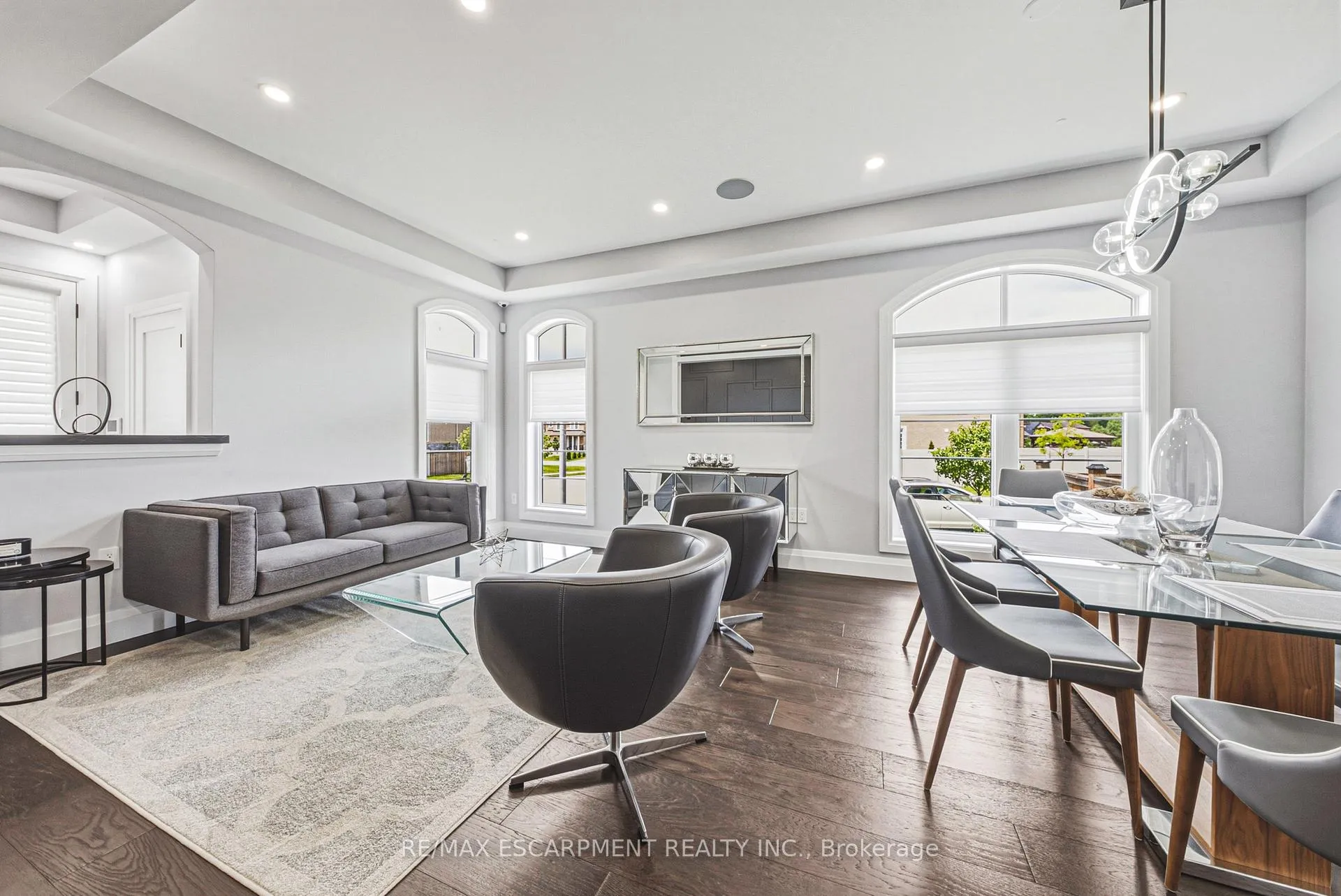 Photo 5 of 55 Robarts Drive, Hamilton, Meadowlands — HOMEH