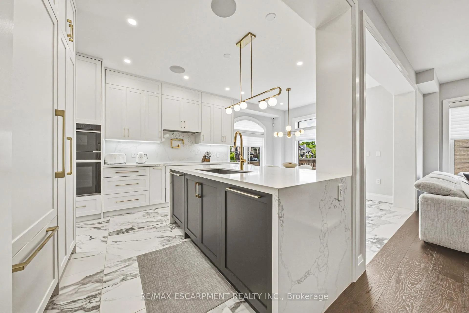 Photo 13 of 55 Robarts Drive, Hamilton, Meadowlands — HOMEH