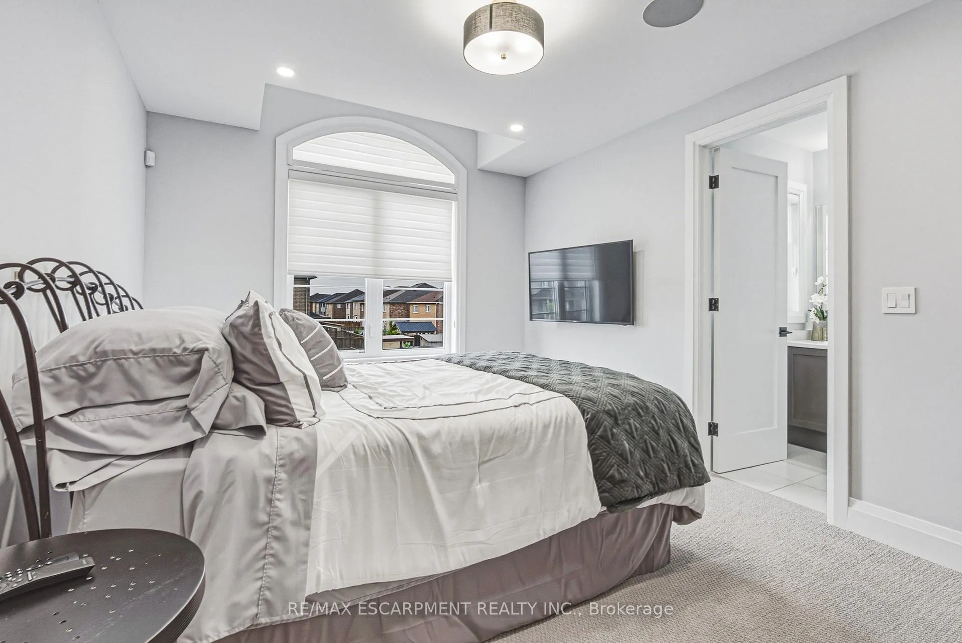 Photo 29 of 55 Robarts Drive, Hamilton, Meadowlands — HOMEH
