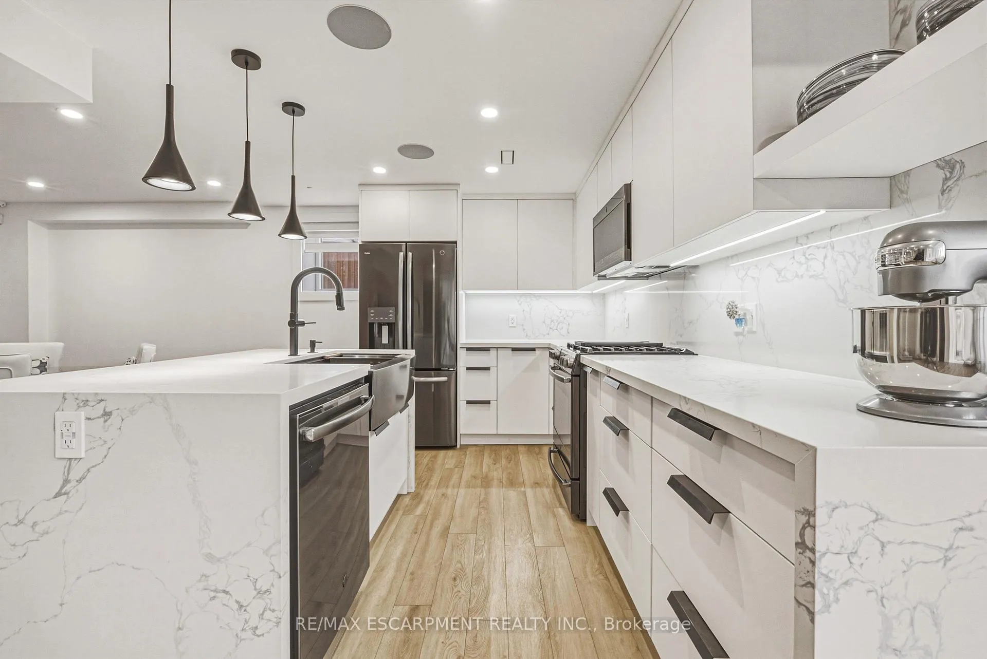 Photo 37 of 55 Robarts Drive, Hamilton, Meadowlands — HOMEH