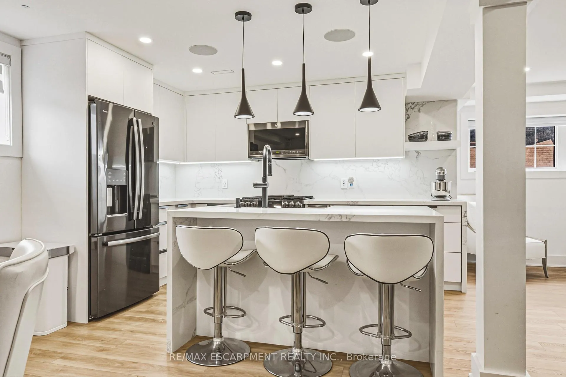 Photo 39 of 55 Robarts Drive, Hamilton, Meadowlands — HOMEH