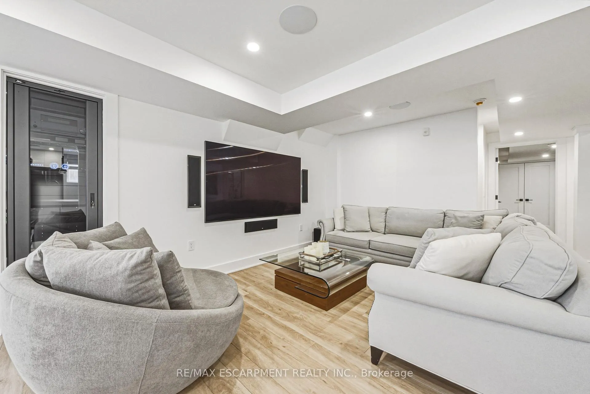 Photo 41 of 55 Robarts Drive, Hamilton, Meadowlands — HOMEH