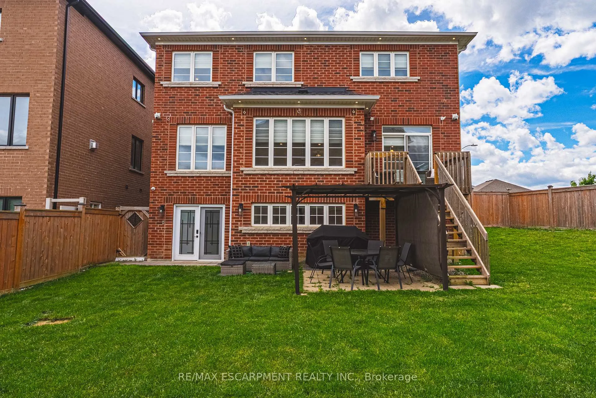 Photo 45 of 55 Robarts Drive, Hamilton, Meadowlands — HOMEH