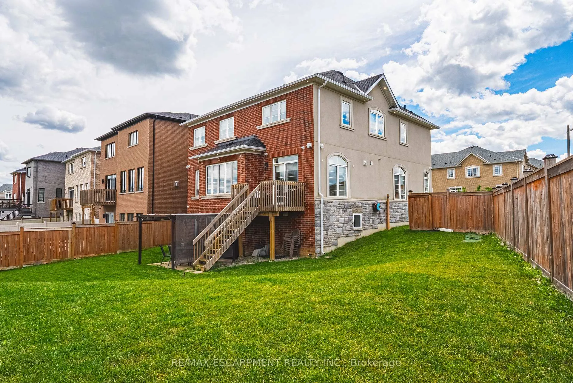 Photo 46 of 55 Robarts Drive, Hamilton, Meadowlands — HOMEH