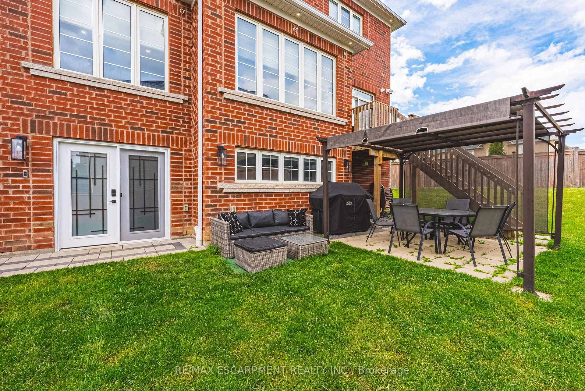 Photo 47 of 55 Robarts Drive, Hamilton, Meadowlands — HOMEH