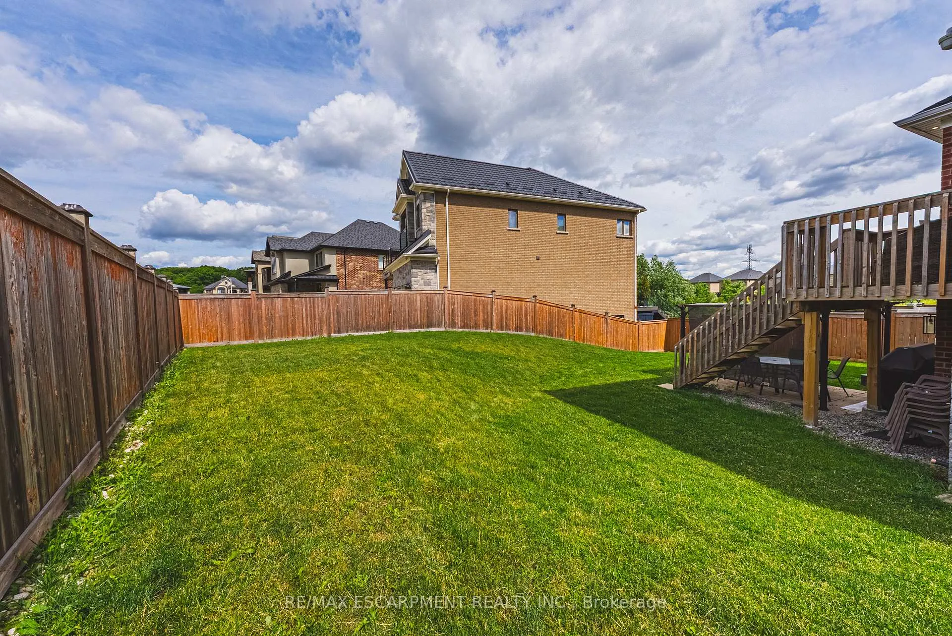 Photo 49 of 55 Robarts Drive, Hamilton, Meadowlands — HOMEH