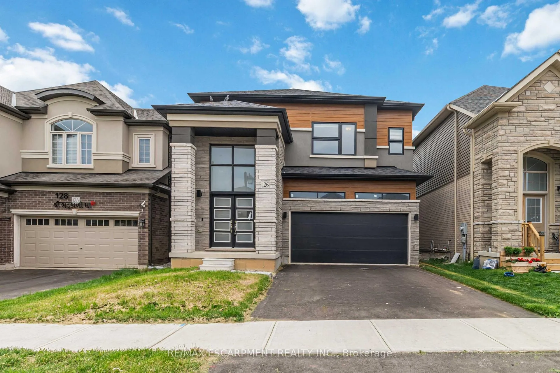 Photo 1 of 126 Hitchman Street, Brant, Paris — HOMEH