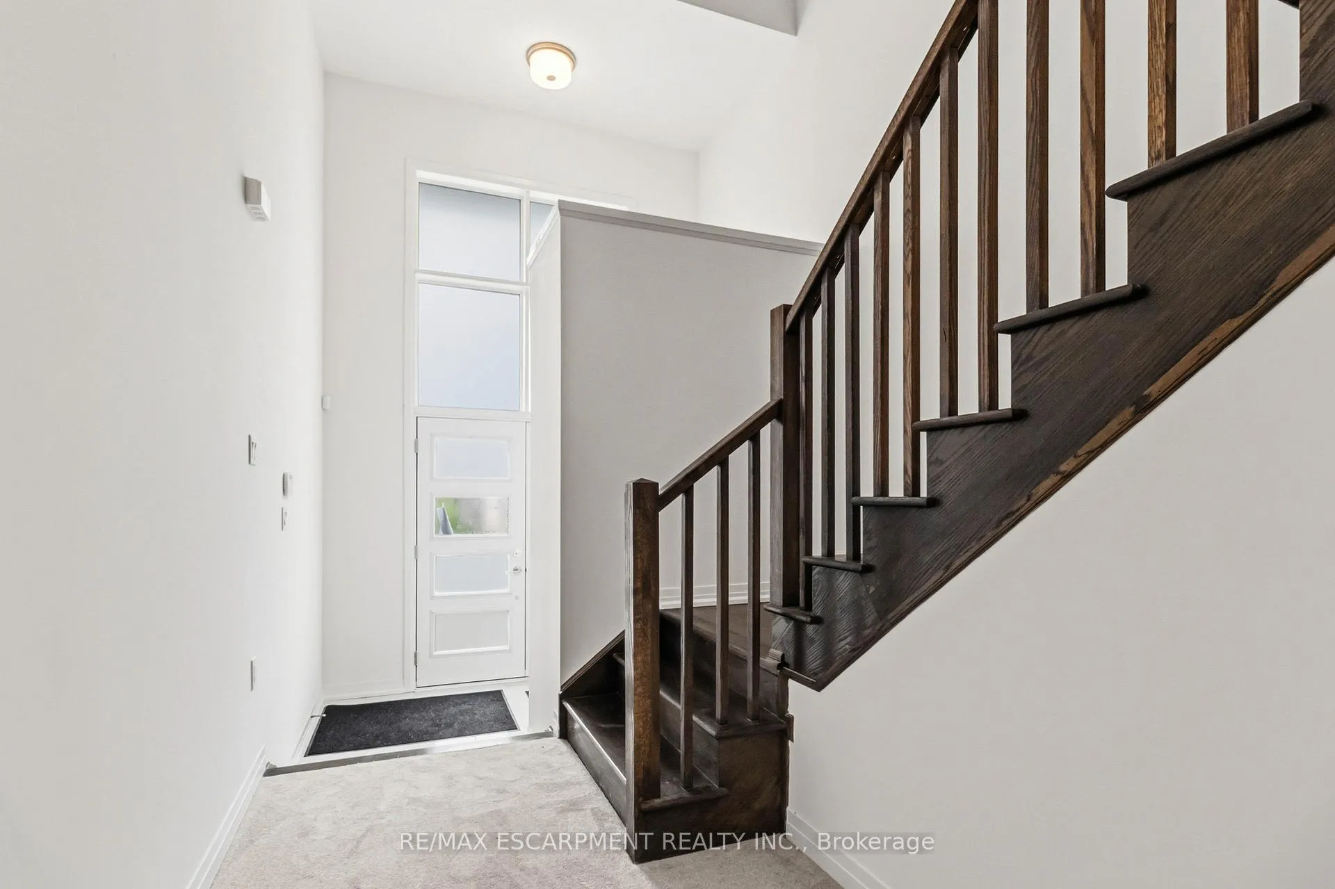 Photo 3 of 126 Hitchman Street, Brant, Paris — HOMEH