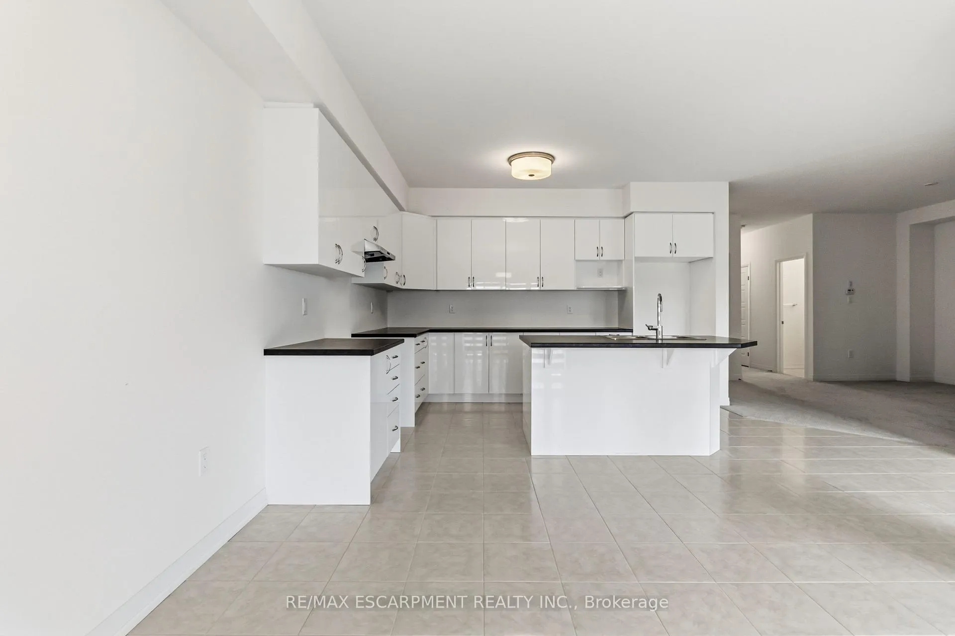 Photo 12 of 126 Hitchman Street, Brant, Paris — HOMEH