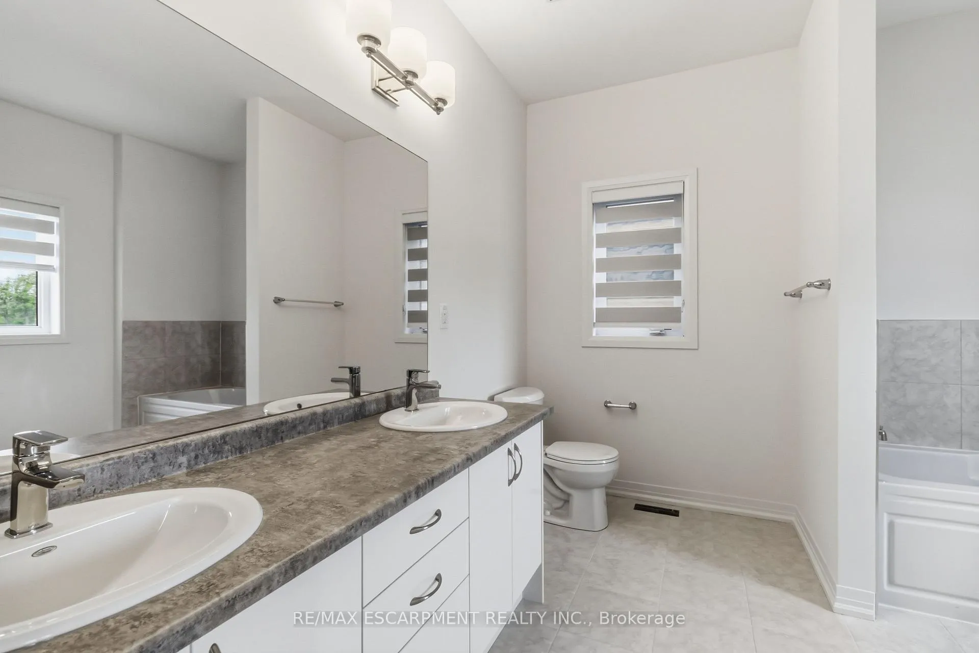 Photo 22 of 126 Hitchman Street, Brant, Paris — HOMEH