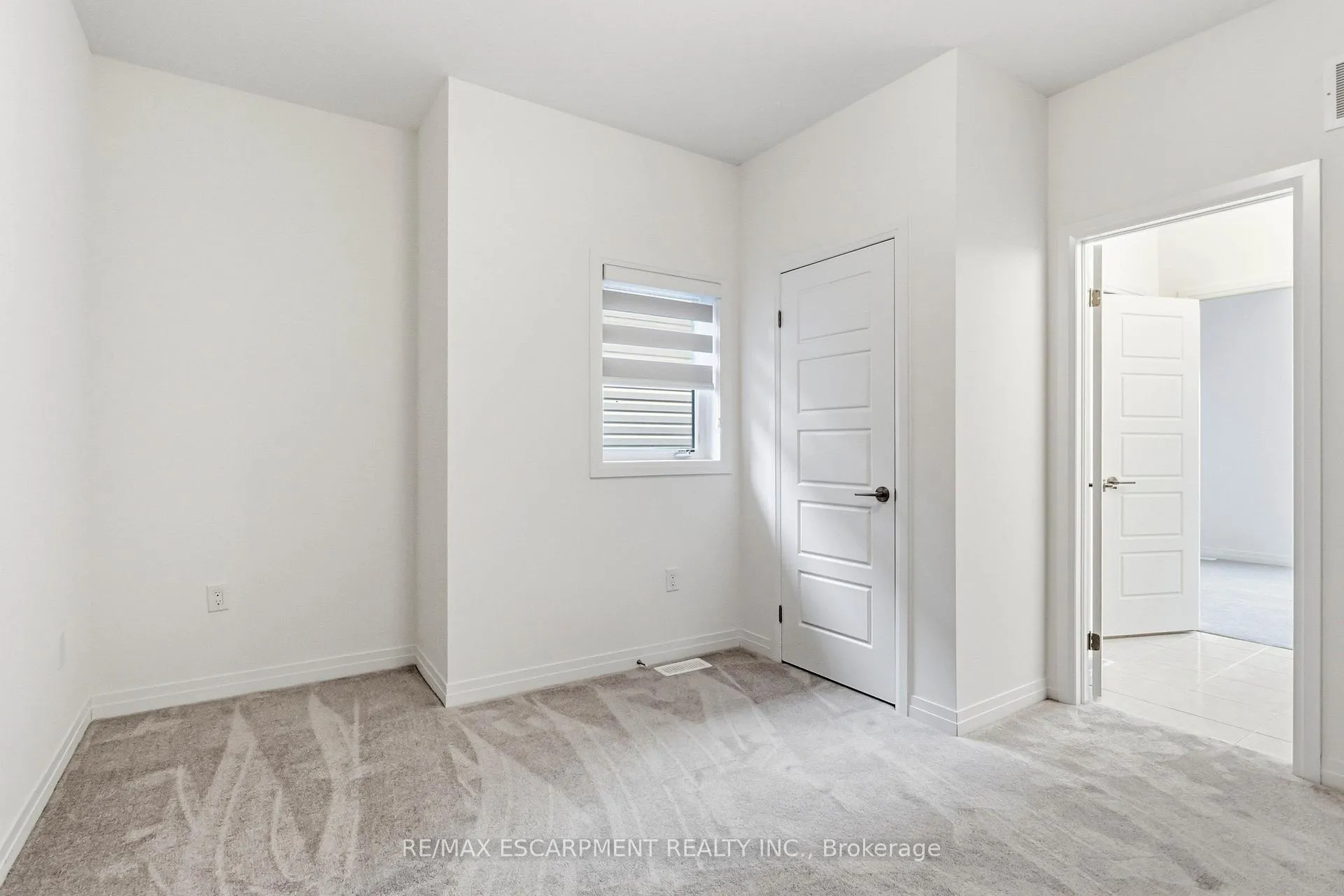 Photo 26 of 126 Hitchman Street, Brant, Paris — HOMEH