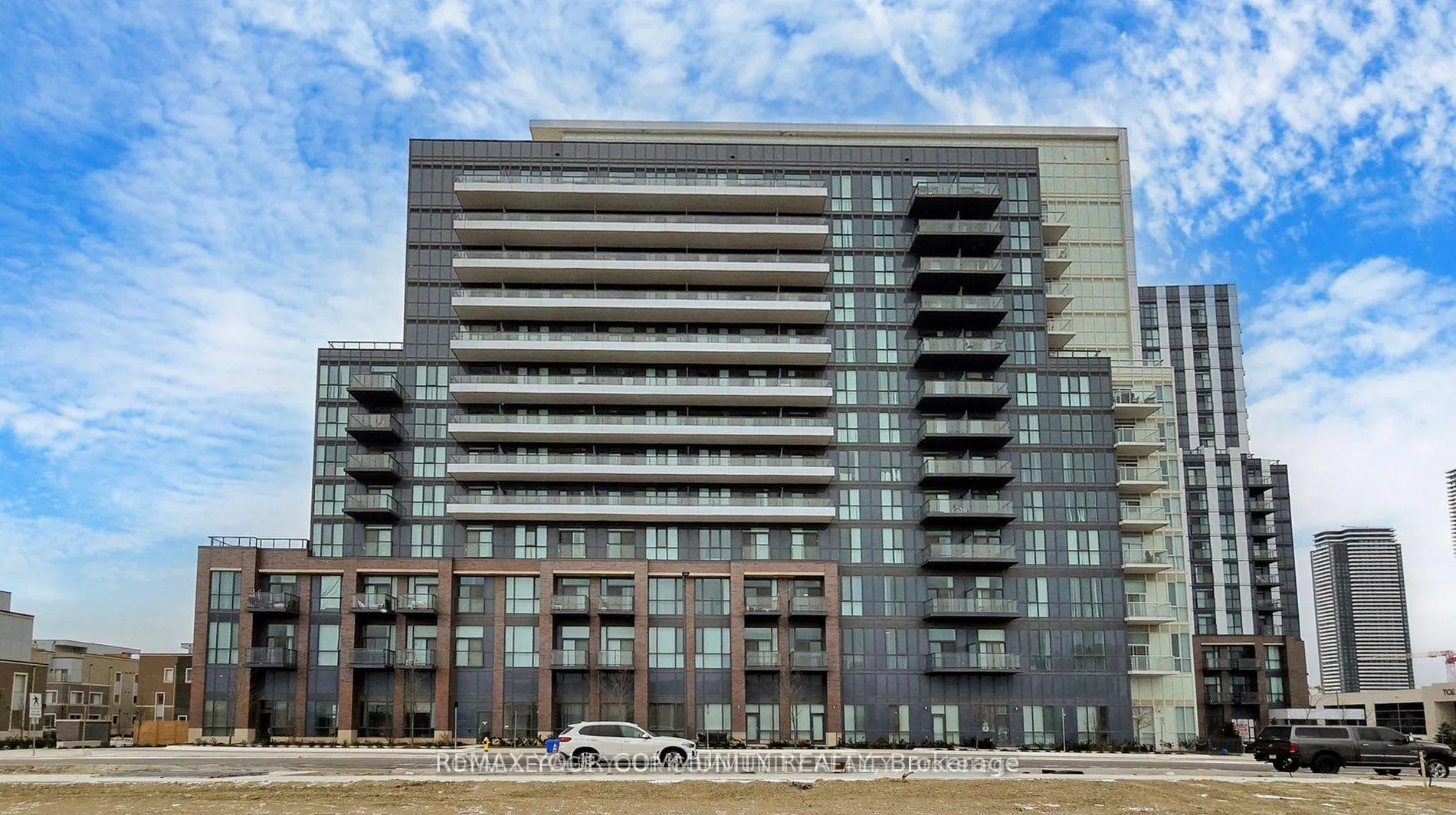 Photo 1 of Unit 1018, 60 Honeycrisp Crescent, Vaughan, Vaughan Corporate Centre — HOMEH