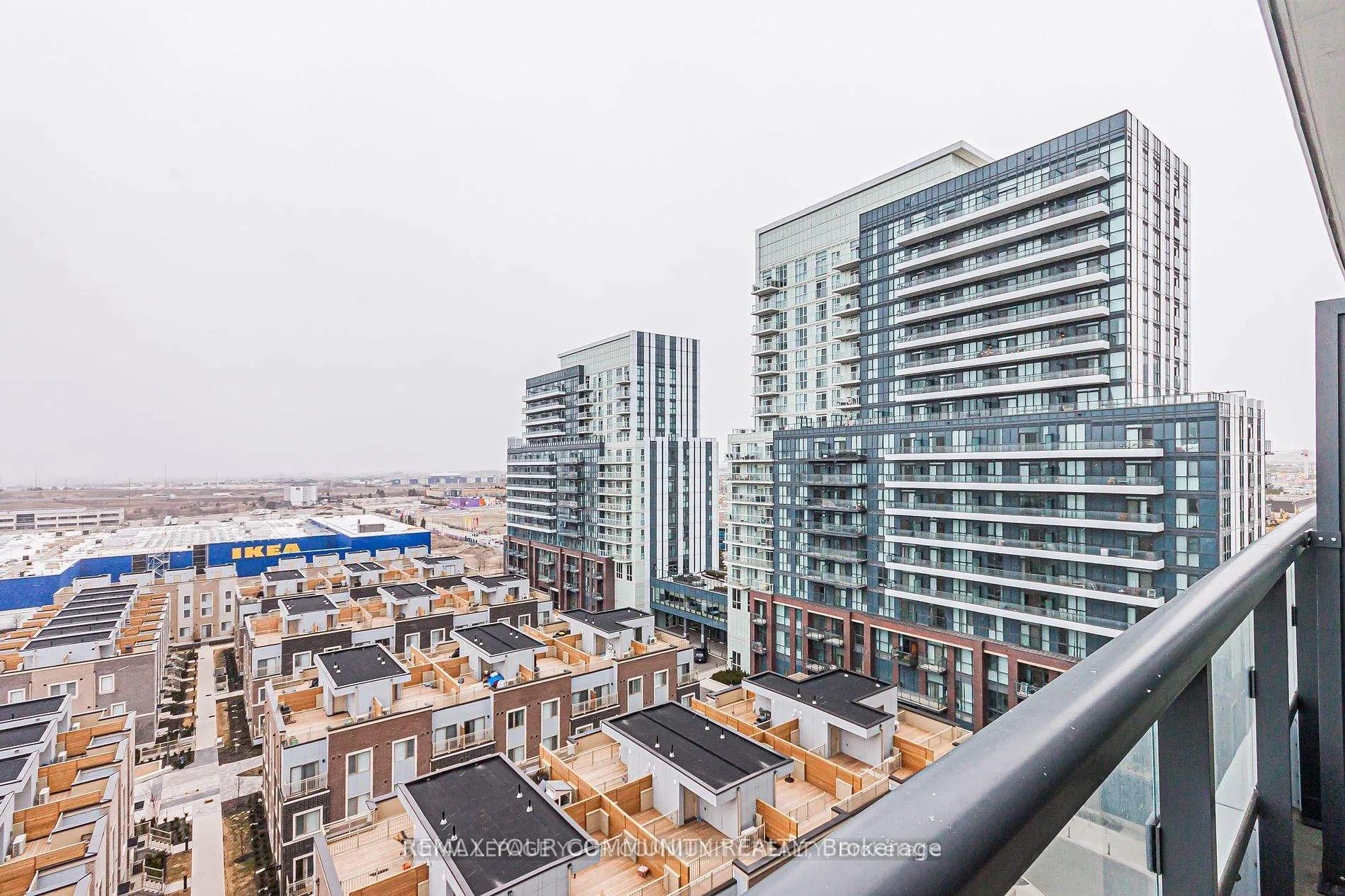 Photo 16 of Unit 1018, 60 Honeycrisp Crescent, Vaughan, Vaughan Corporate Centre — HOMEH