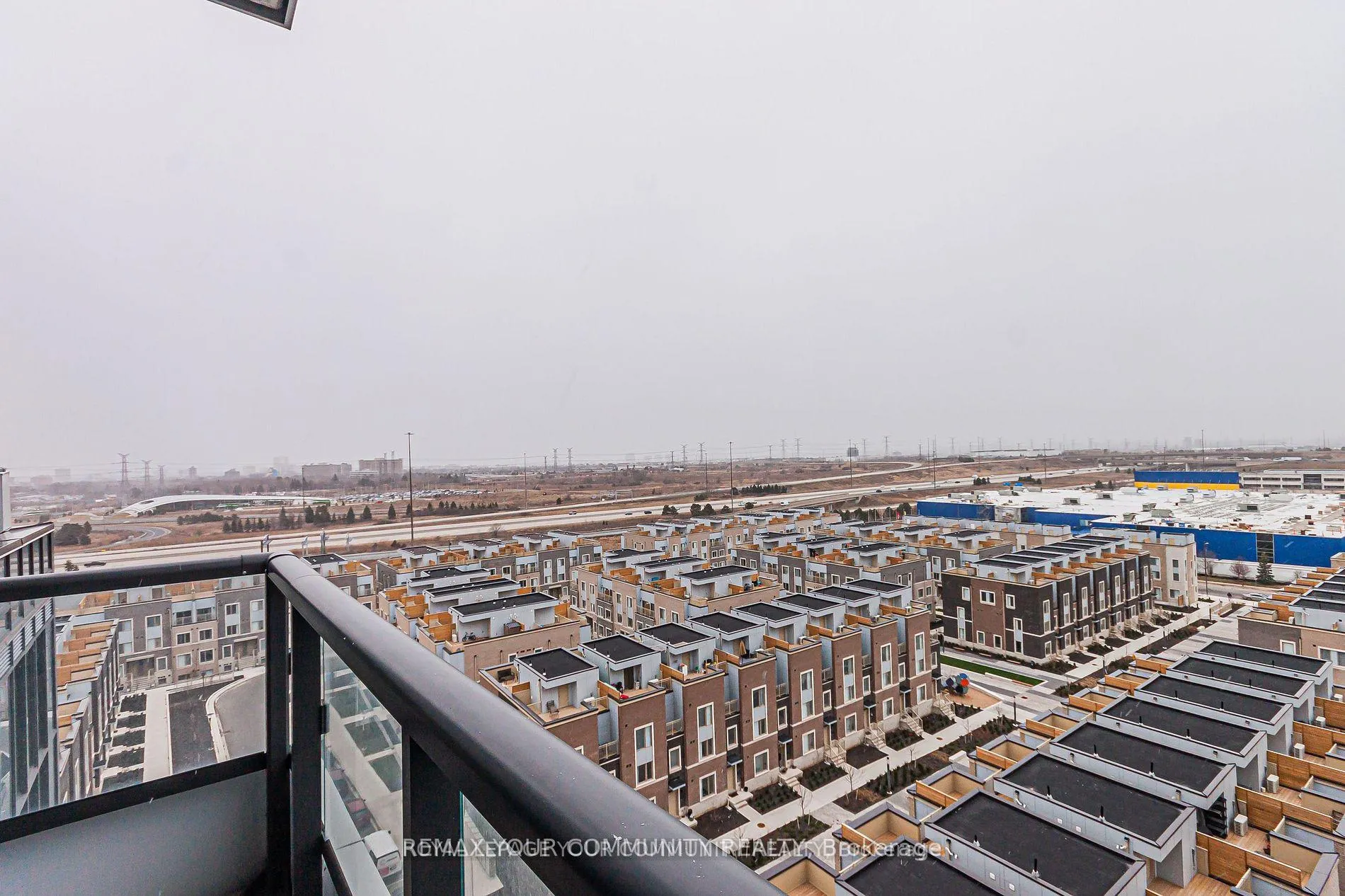 Photo 17 of Unit 1018, 60 Honeycrisp Crescent, Vaughan, Vaughan Corporate Centre — HOMEH