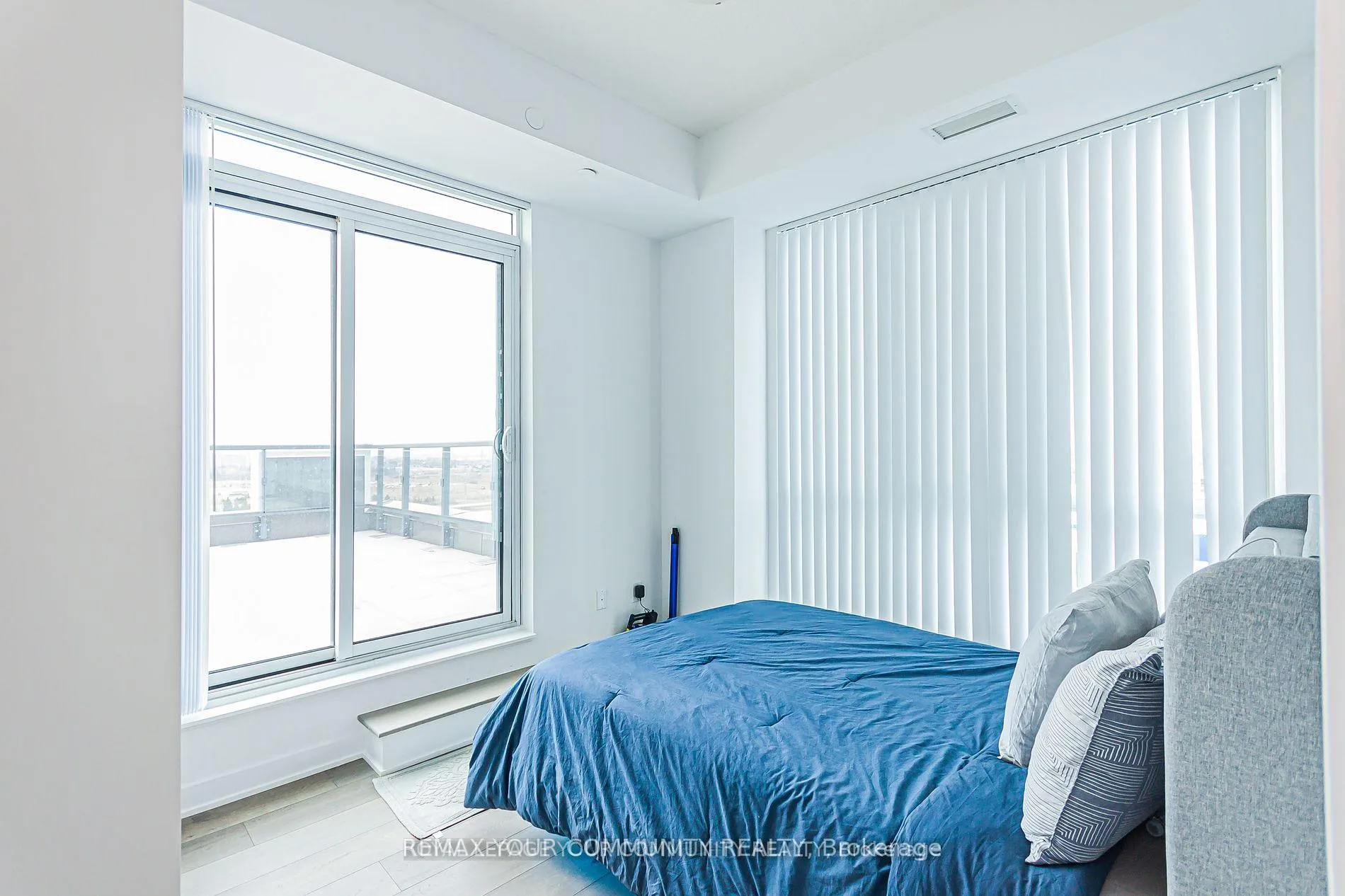 Photo 20 of Unit 1018, 60 Honeycrisp Crescent, Vaughan, Vaughan Corporate Centre — HOMEH