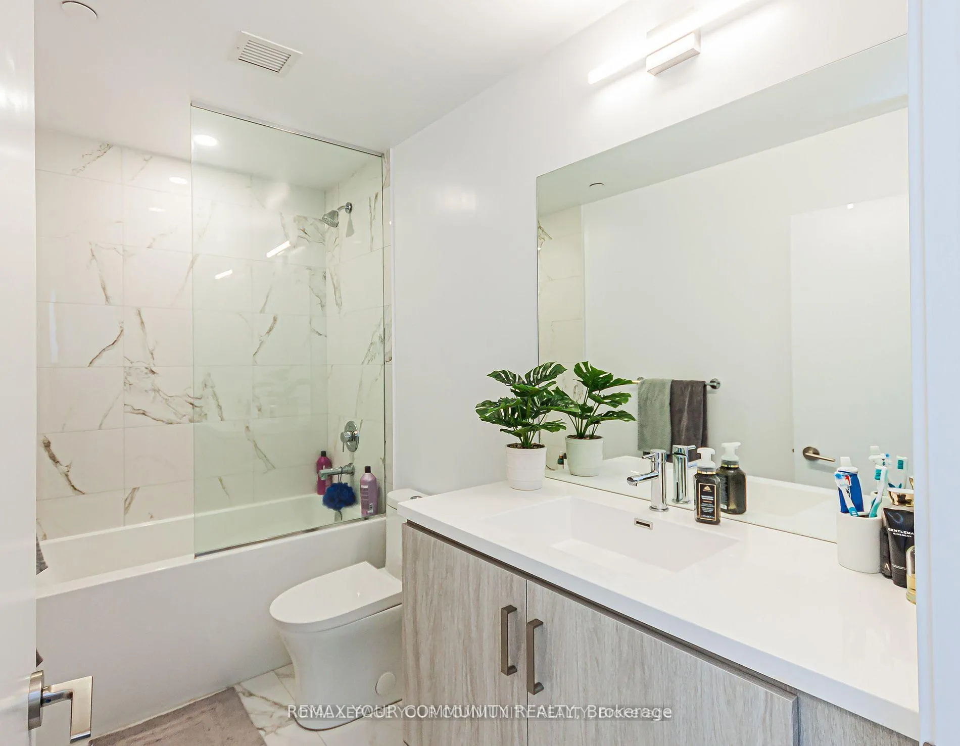 Photo 21 of Unit 1018, 60 Honeycrisp Crescent, Vaughan, Vaughan Corporate Centre — HOMEH