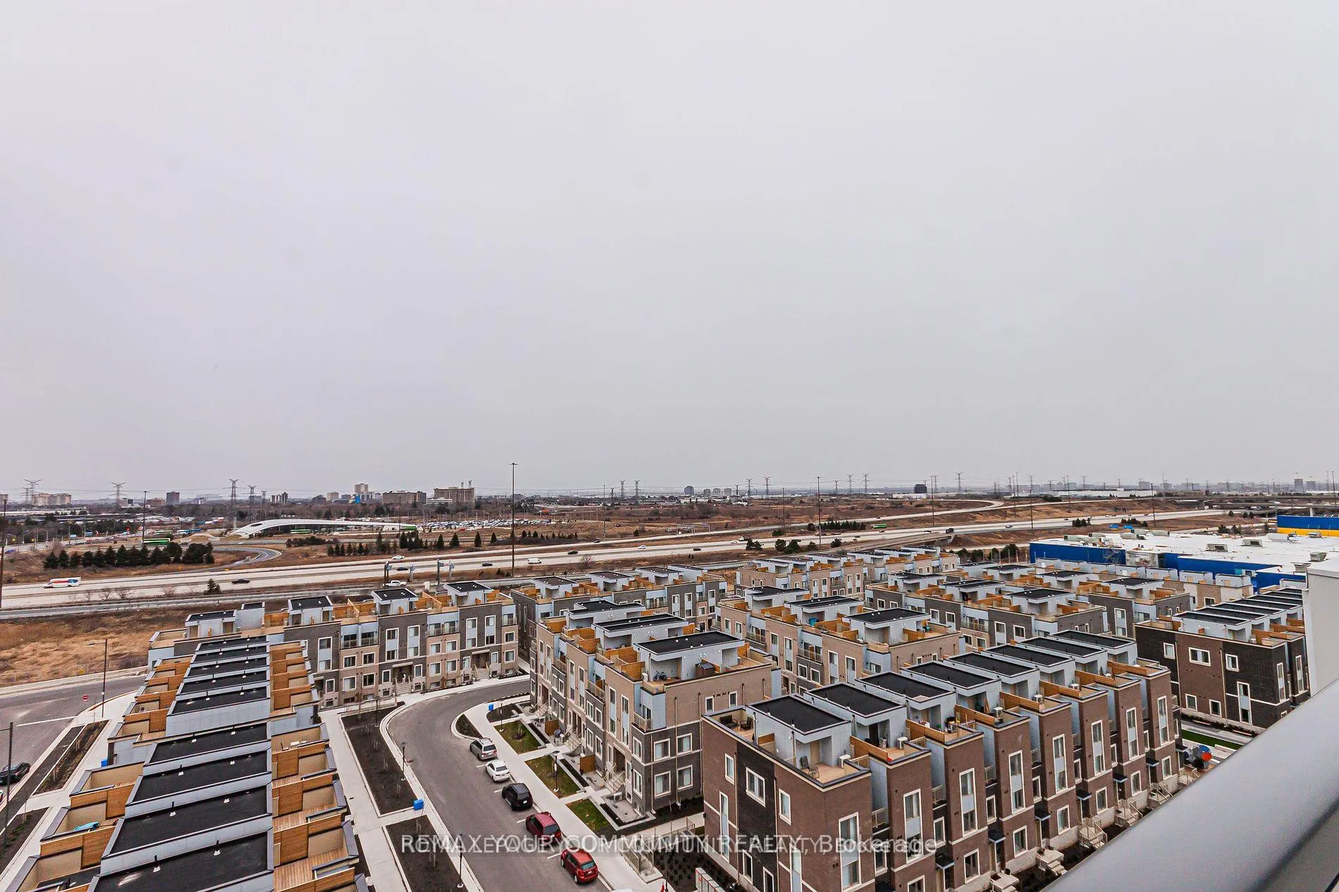 Photo 23 of Unit 1018, 60 Honeycrisp Crescent, Vaughan, Vaughan Corporate Centre — HOMEH