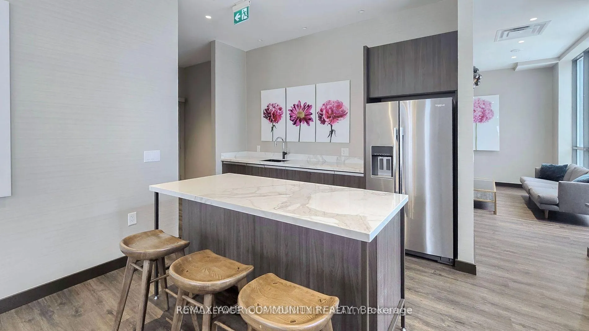 Photo 27 of Unit 1018, 60 Honeycrisp Crescent, Vaughan, Vaughan Corporate Centre — HOMEH