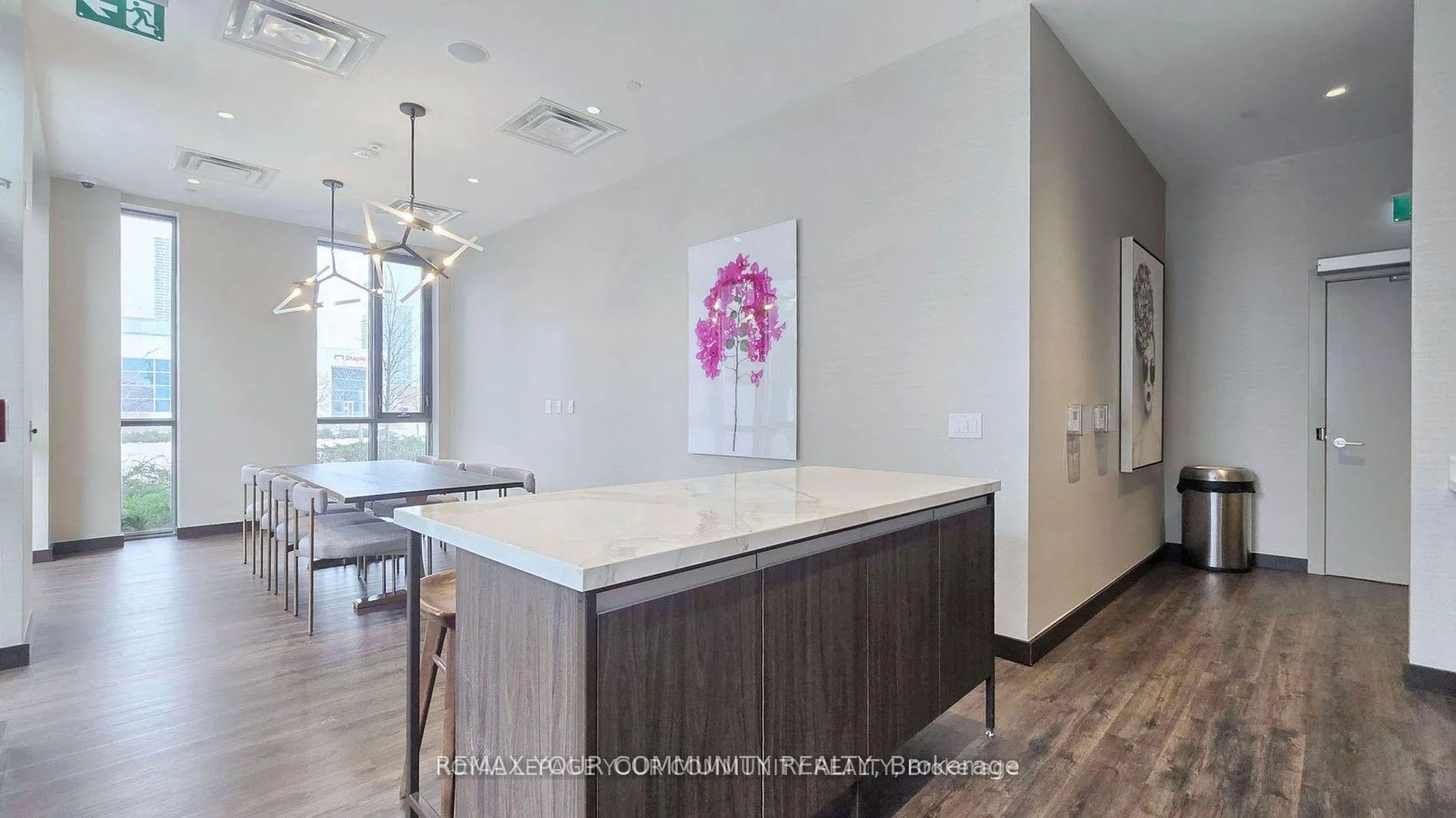 Photo 31 of Unit 1018, 60 Honeycrisp Crescent, Vaughan, Vaughan Corporate Centre — HOMEH