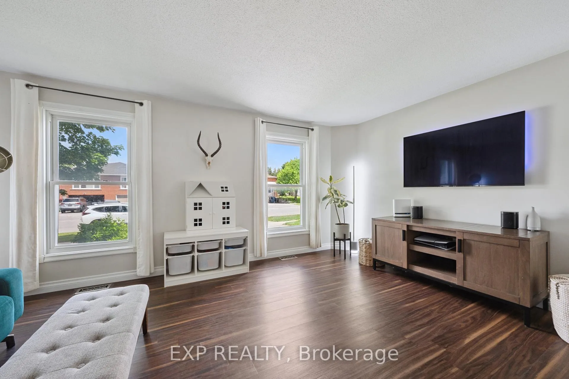 Photo 7 of 124 Sanderson Drive, Guelph, Willow West/Sugarbush/West Acres — HOMEH