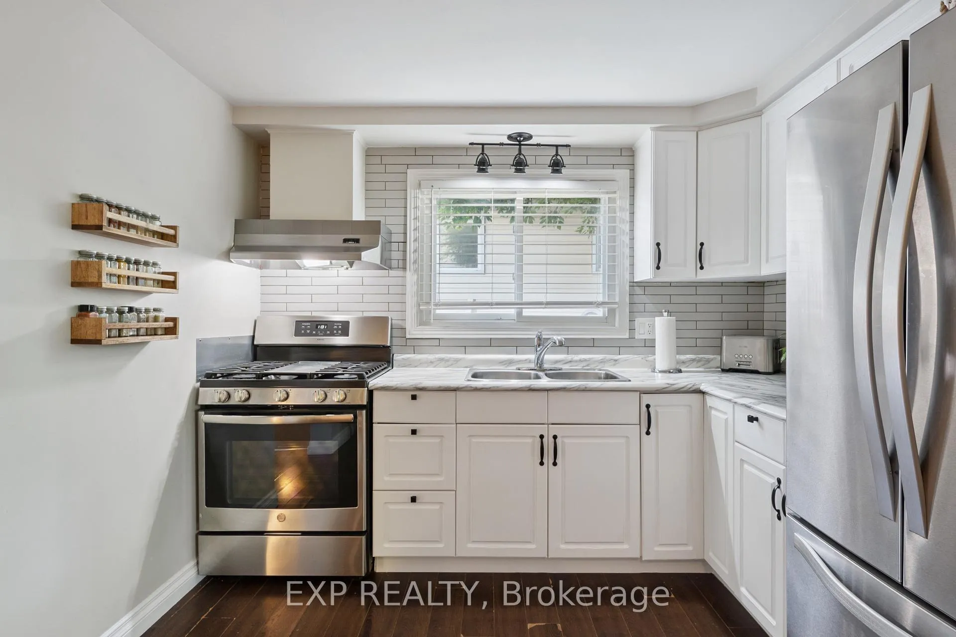 Photo 9 of 124 Sanderson Drive, Guelph, Willow West/Sugarbush/West Acres — HOMEH