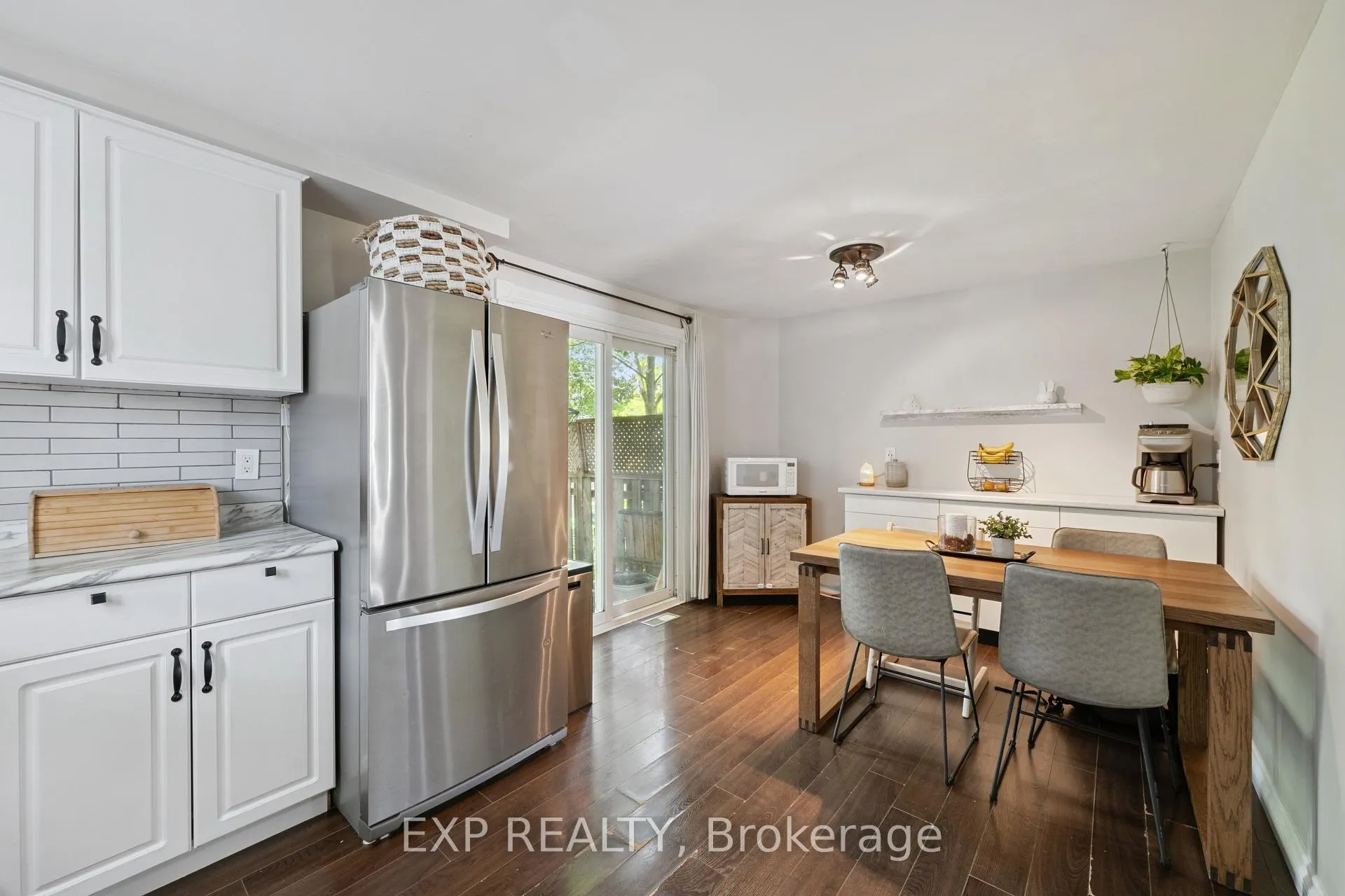 Photo 12 of 124 Sanderson Drive, Guelph, Willow West/Sugarbush/West Acres — HOMEH