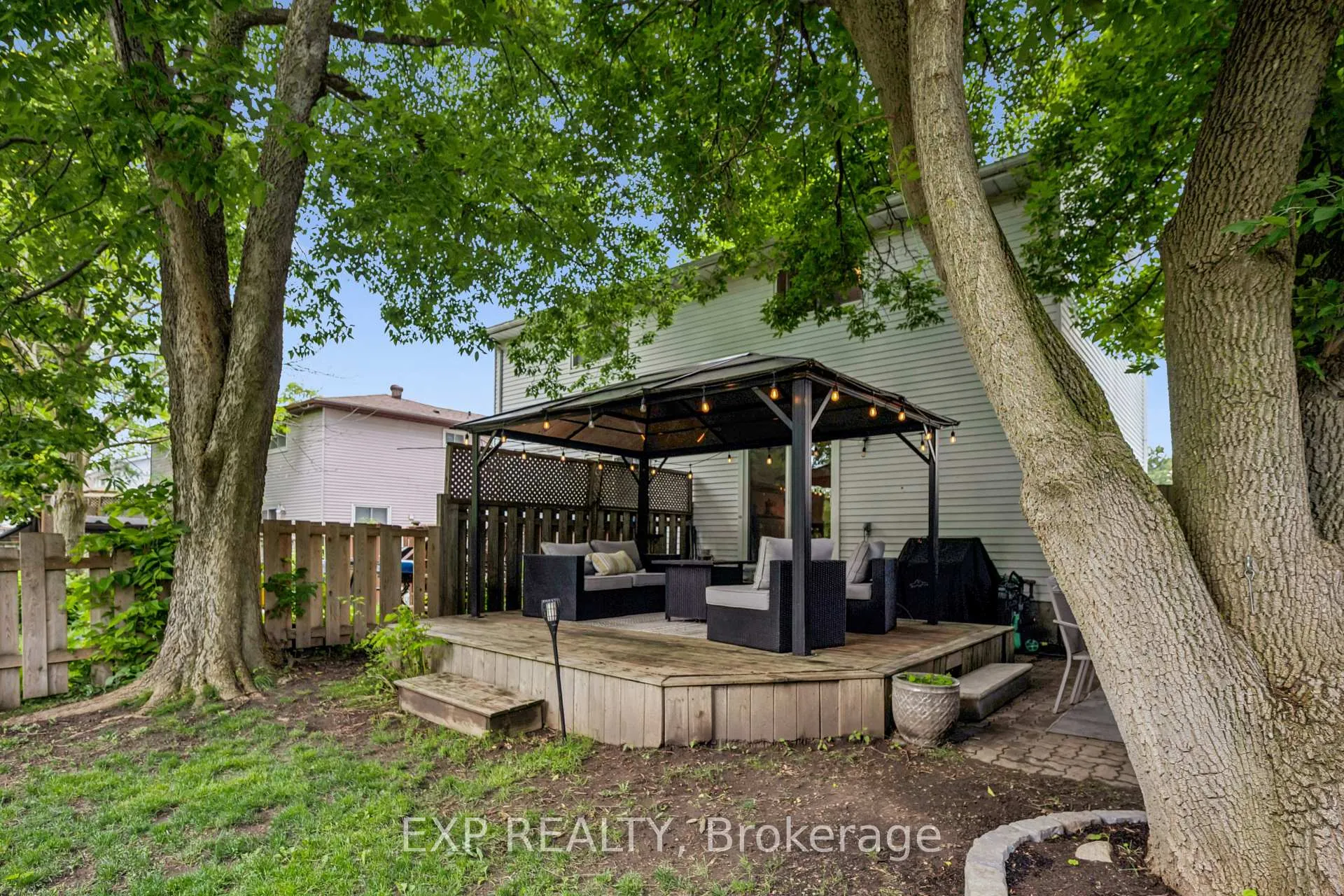 Photo 27 of 124 Sanderson Drive, Guelph, Willow West/Sugarbush/West Acres — HOMEH