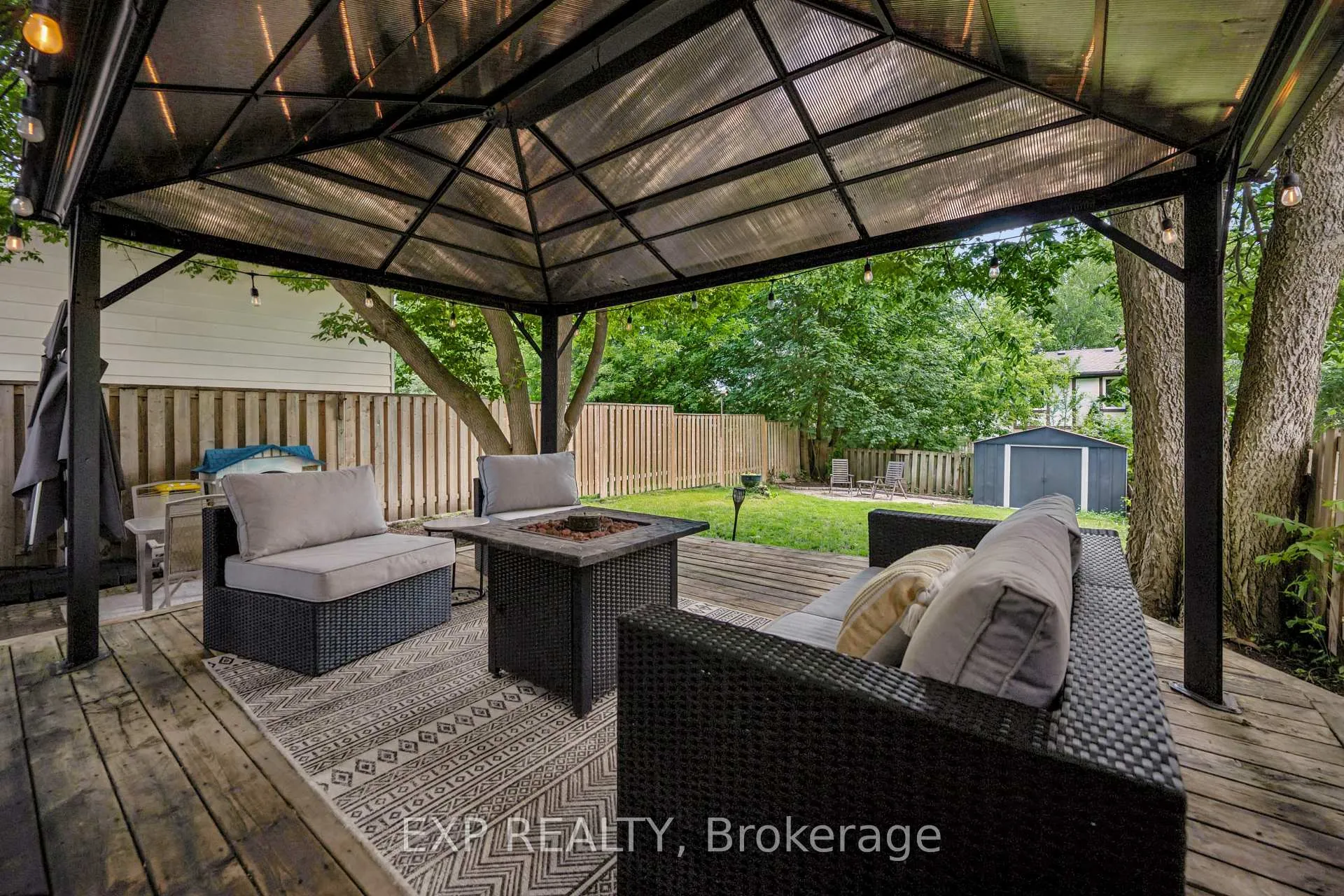 Photo 33 of 124 Sanderson Drive, Guelph, Willow West/Sugarbush/West Acres — HOMEH