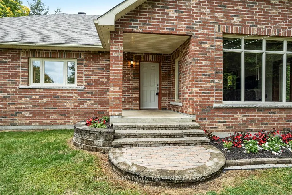 Photo 5 of 139 Sheil Drive, Drummond/North Elmsley, Drummond/North Elmsley (North Elmsley) Twp — HOMEH