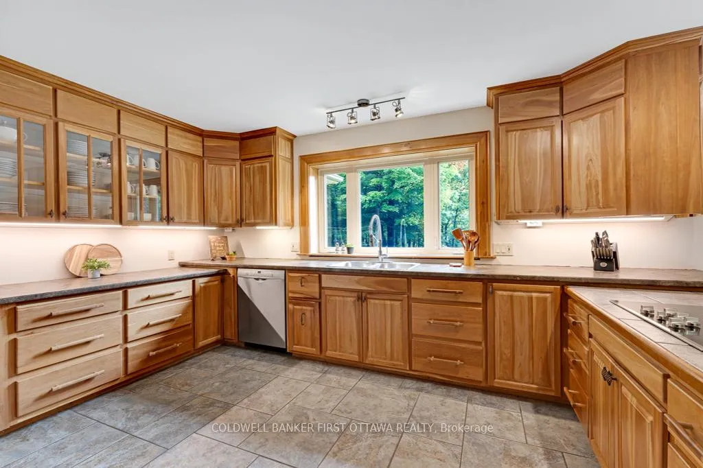 Photo 12 of 139 Sheil Drive, Drummond/North Elmsley, Drummond/North Elmsley (North Elmsley) Twp — HOMEH