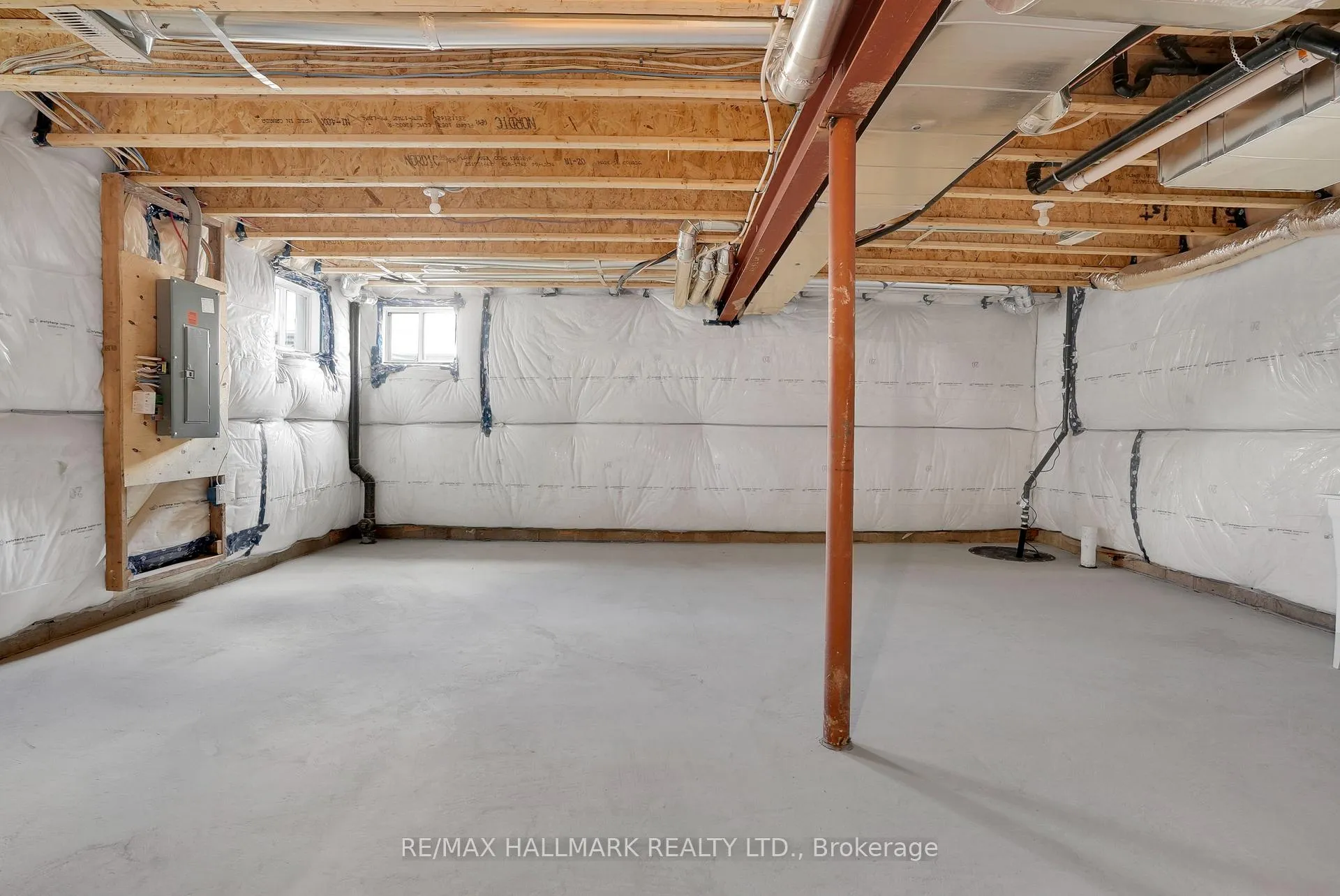 Photo 35 of 15 Foxley Heights, Barrie, Rural Barrie Southwest — HOMEH