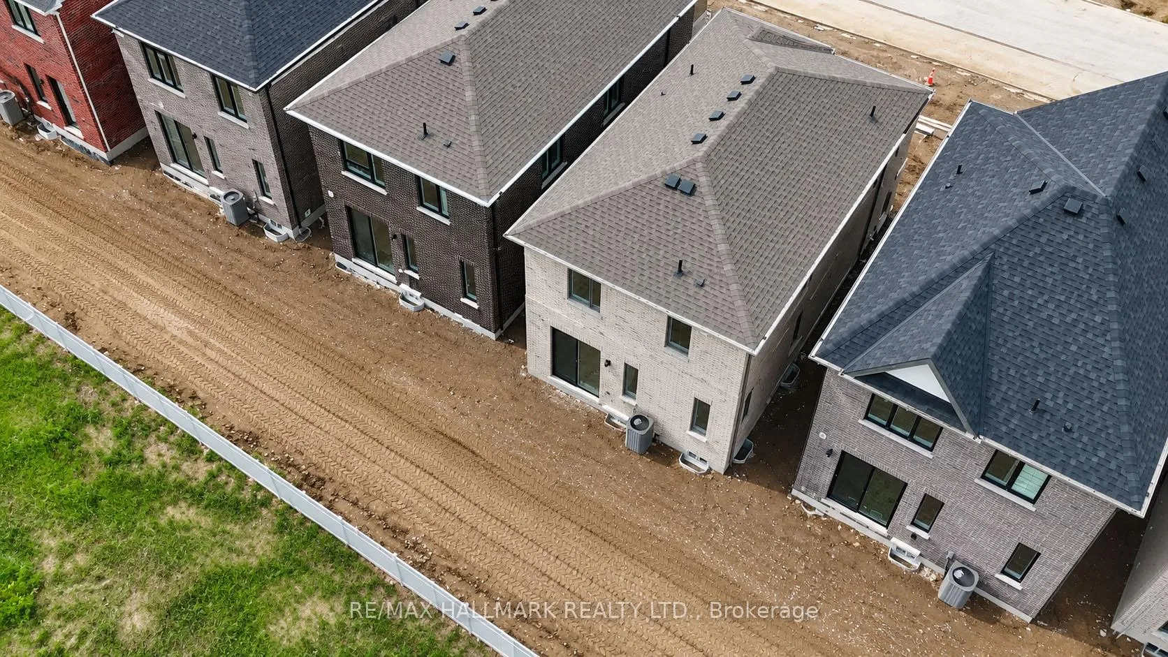 Photo 38 of 15 Foxley Heights, Barrie, Rural Barrie Southwest — HOMEH