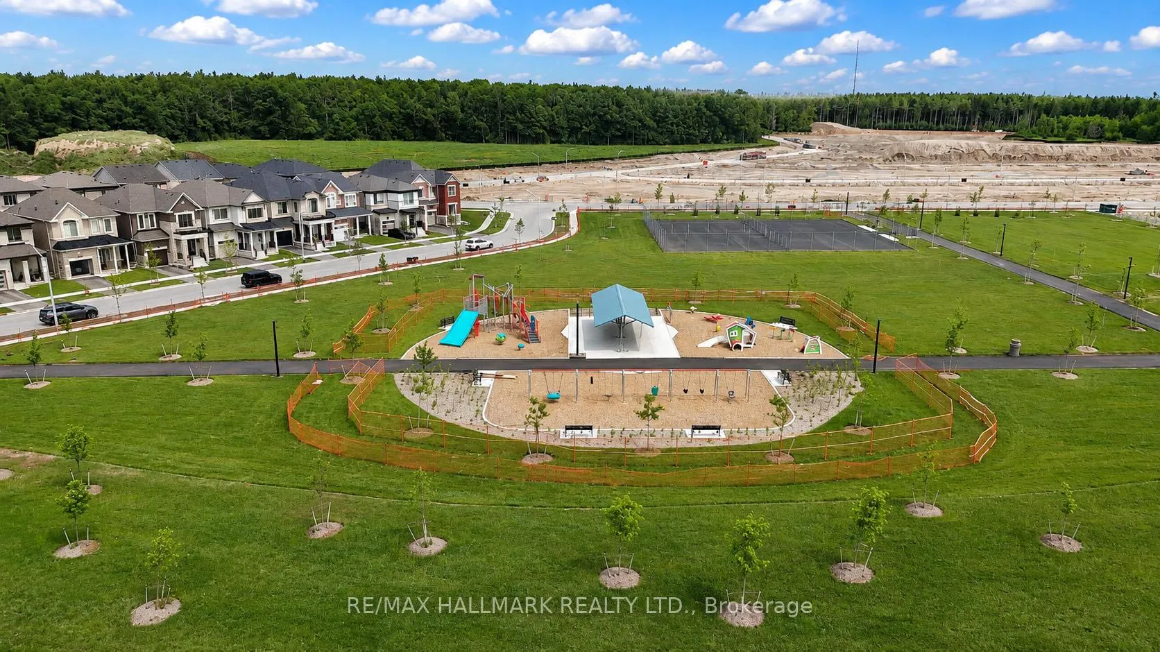 Photo 39 of 15 Foxley Heights, Barrie, Rural Barrie Southwest — HOMEH