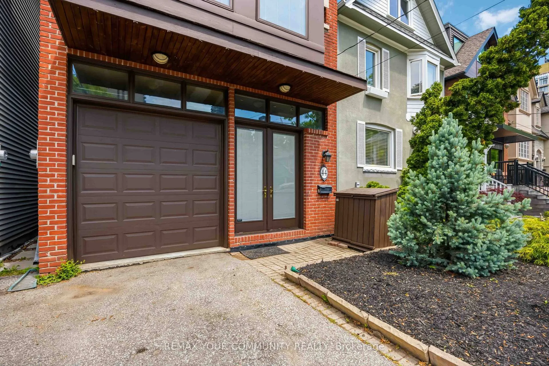 Photo 3 of 44 Castlefield Avenue, Toronto, Yonge-Eglinton — HOMEH