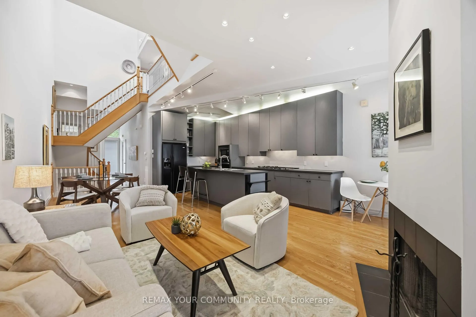 Photo 8 of 44 Castlefield Avenue, Toronto, Yonge-Eglinton — HOMEH