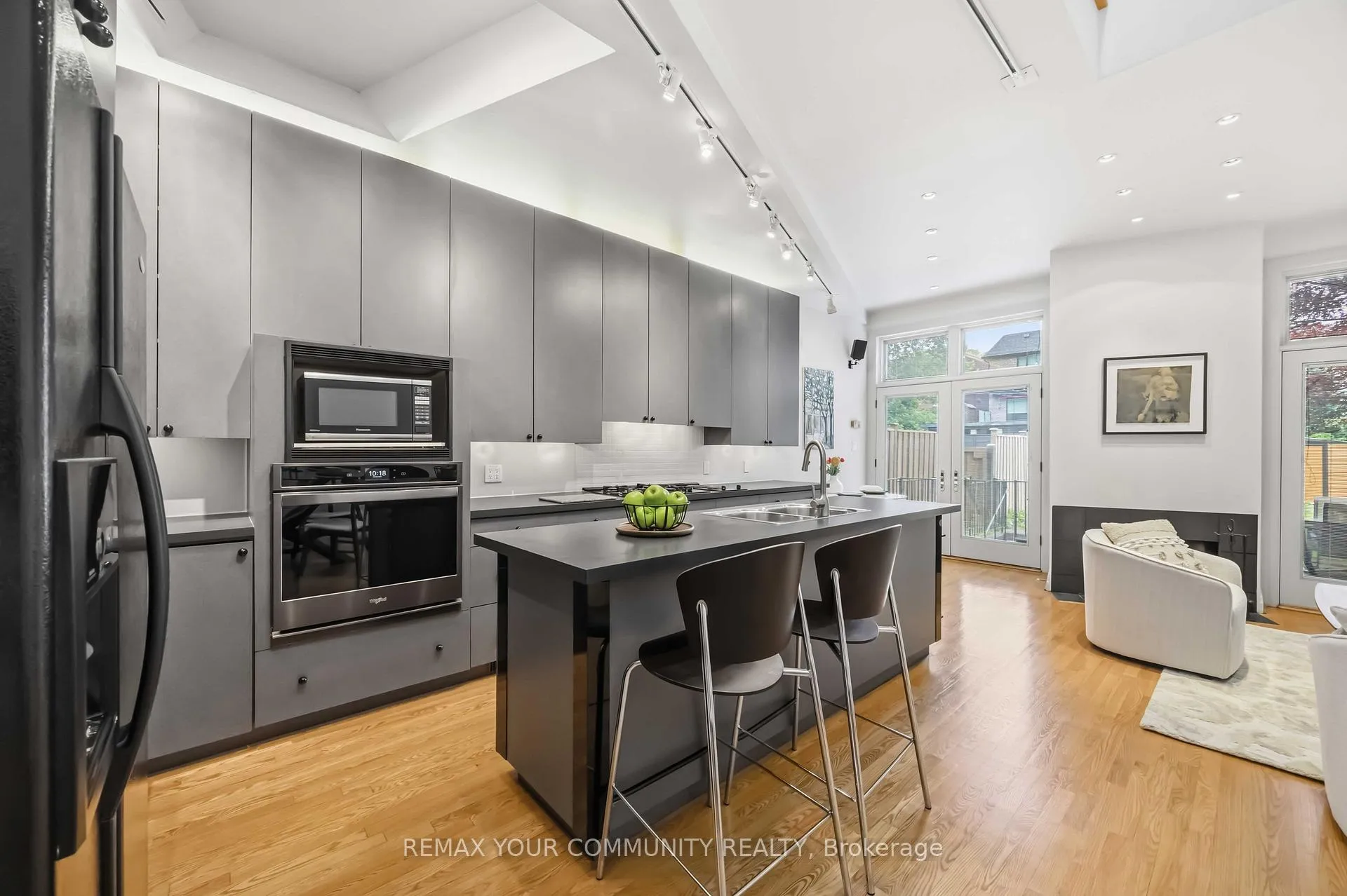 Photo 10 of 44 Castlefield Avenue, Toronto, Yonge-Eglinton — HOMEH